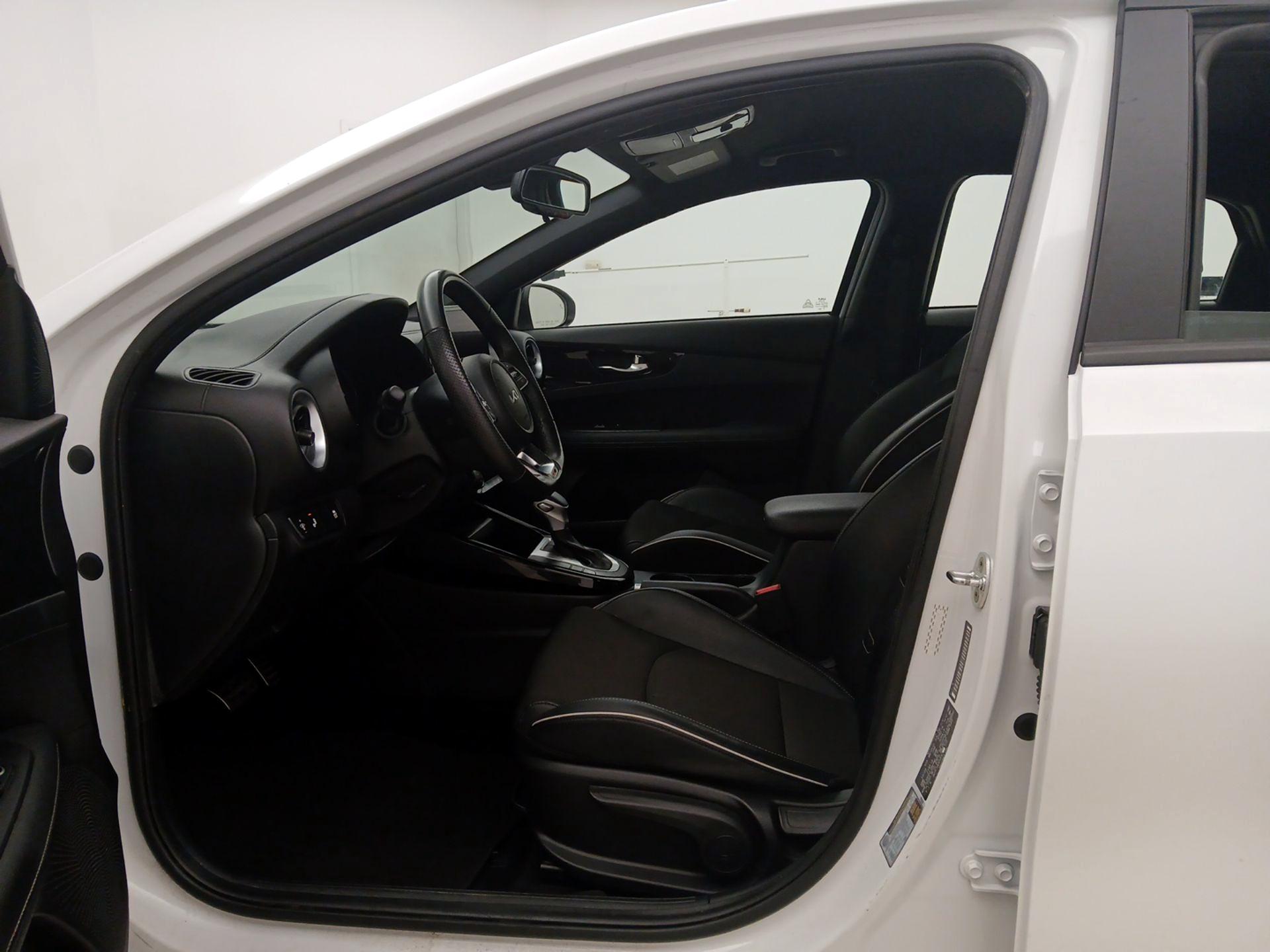 Thumbnail: 2023 Kia Forte - 11