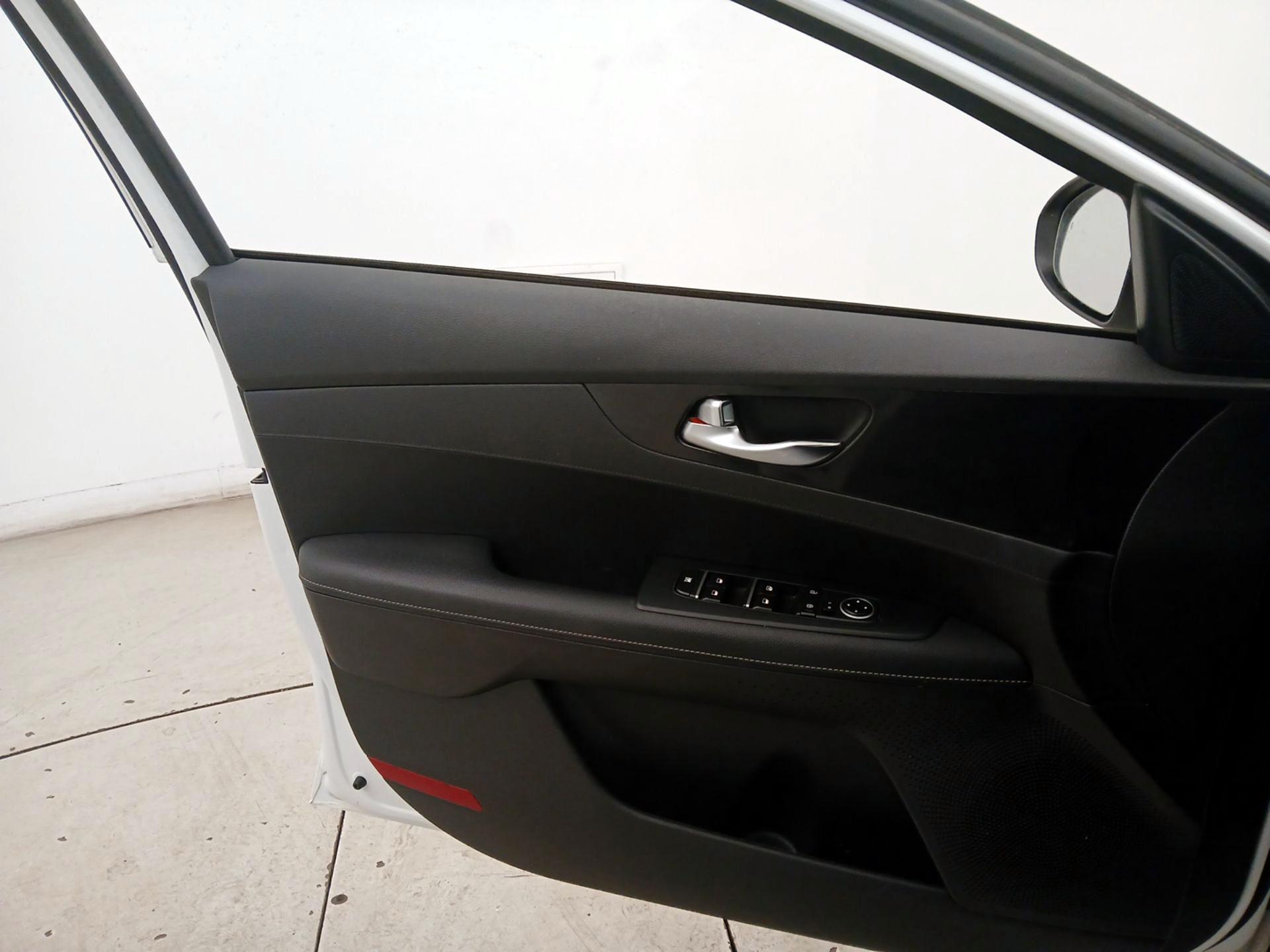 Thumbnail: 2023 Kia Forte - 12