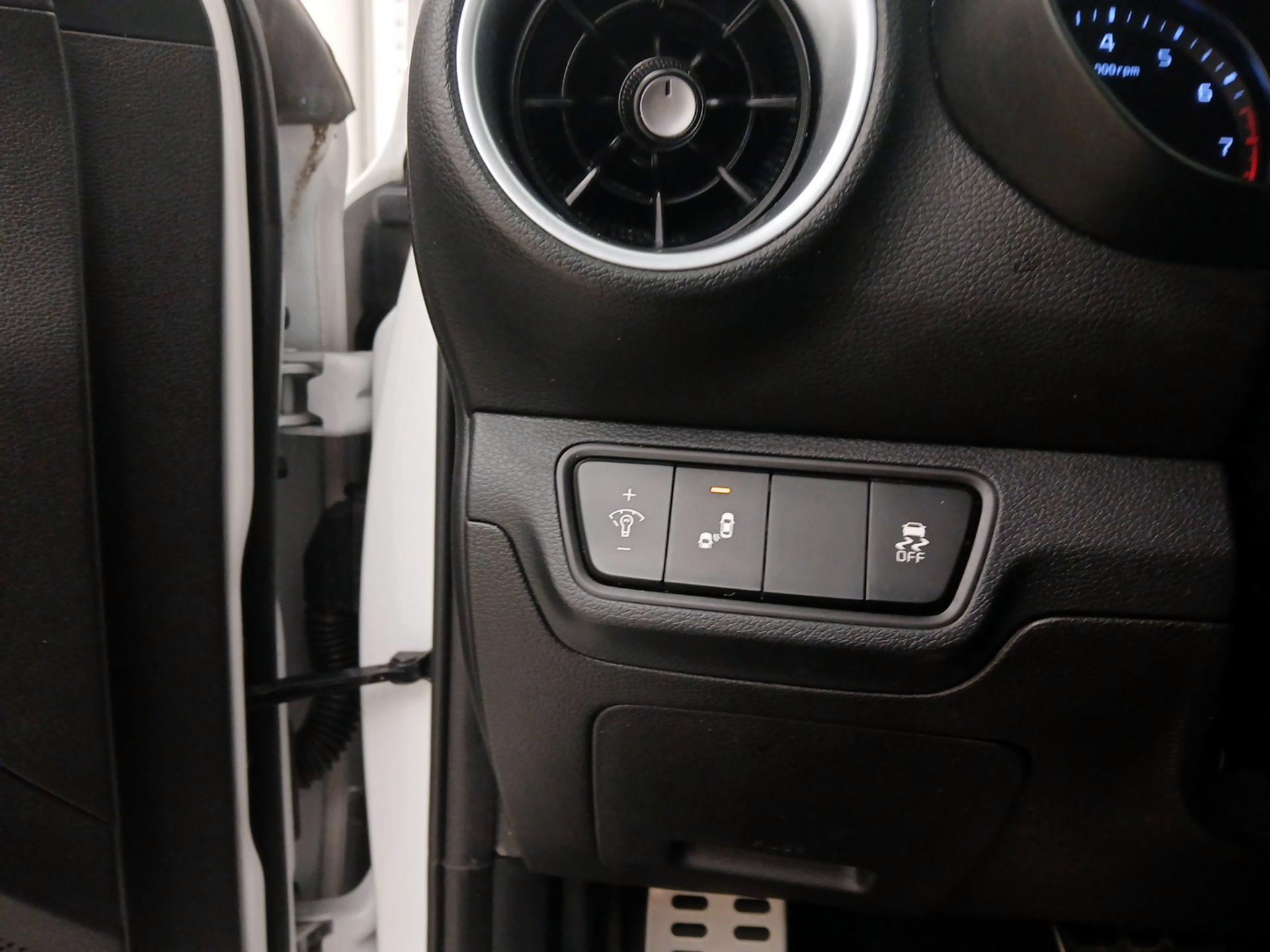 Thumbnail: 2023 Kia Forte - 13