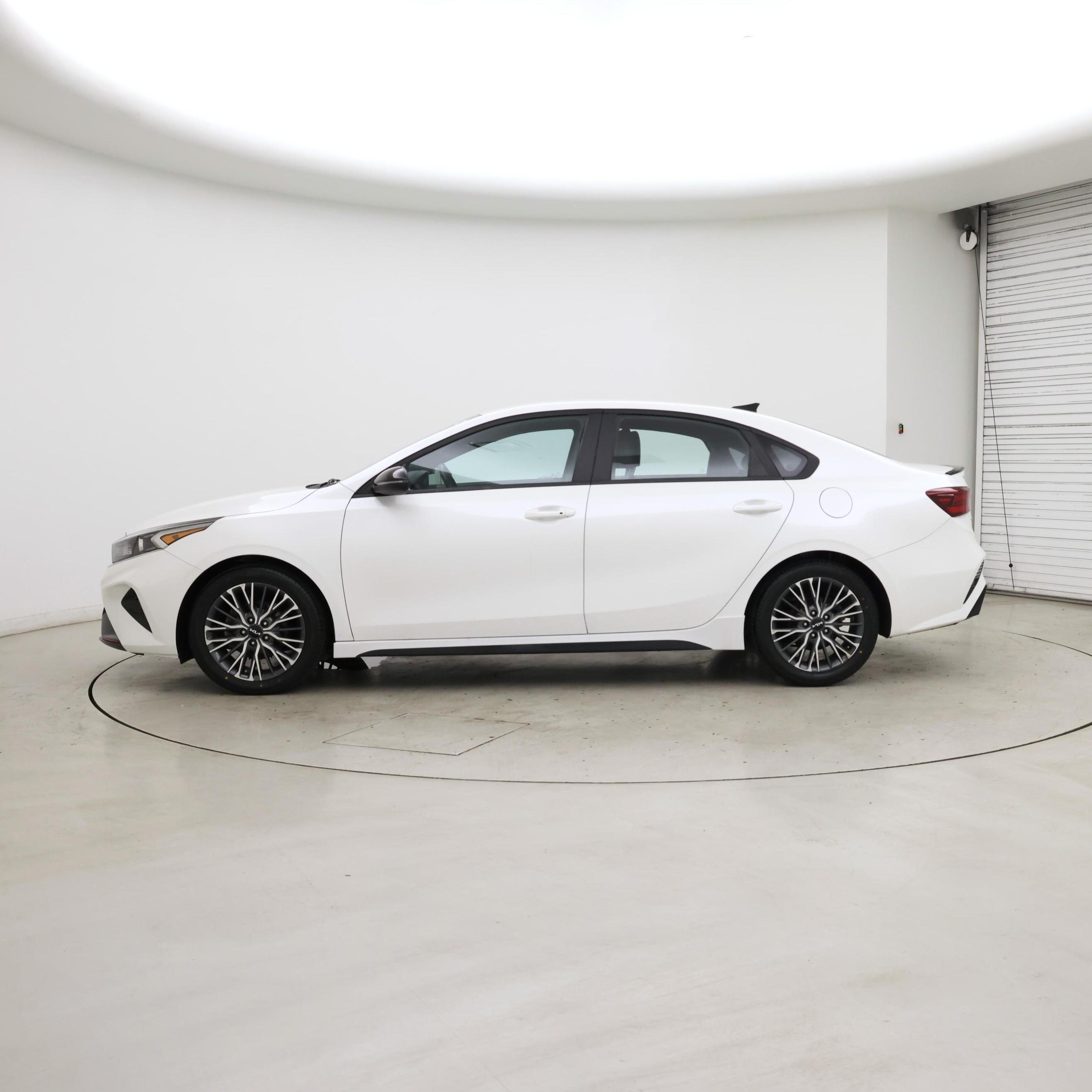 Thumbnail: 2023 Kia Forte - 3