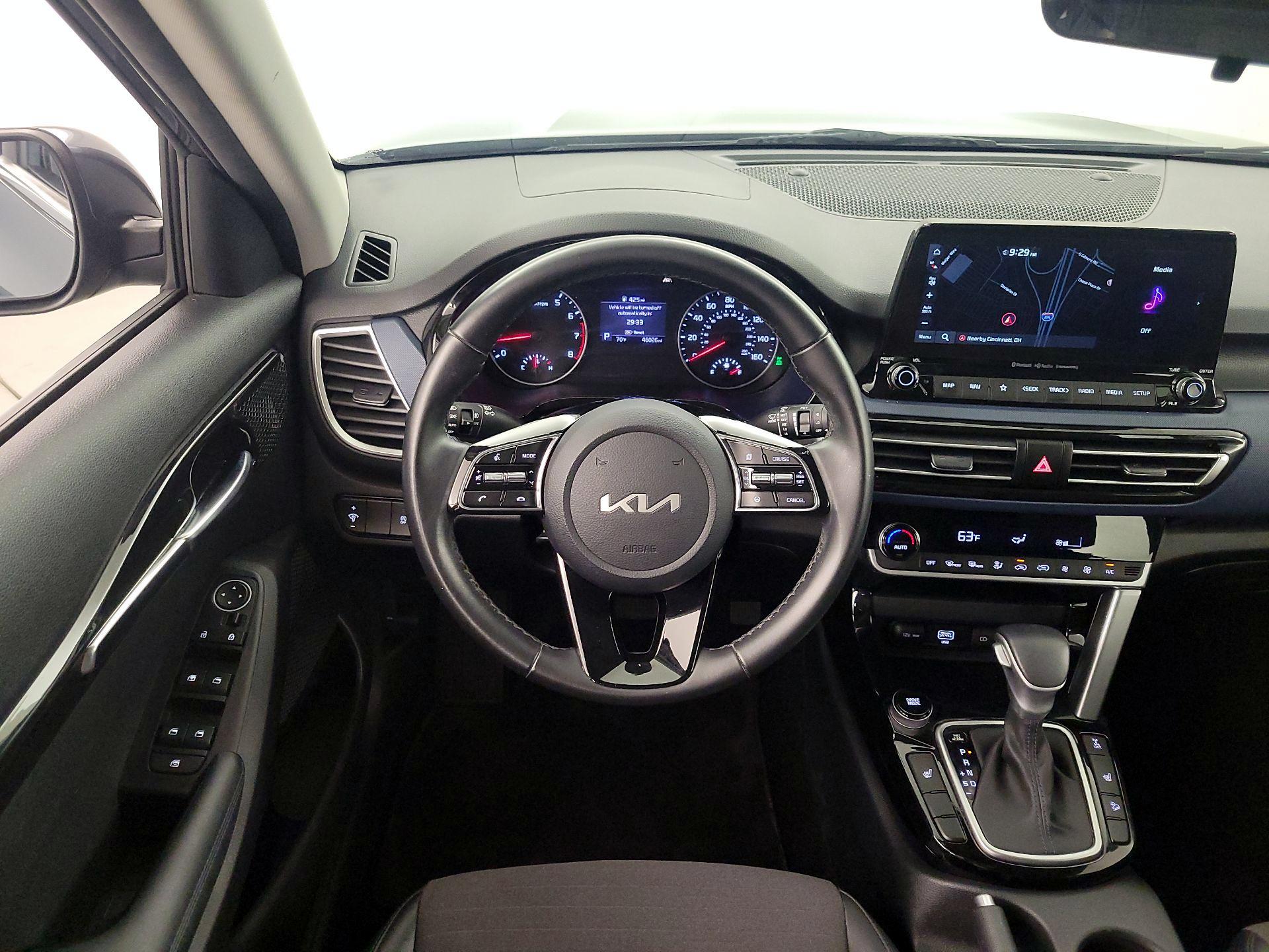 Thumbnail: 2023 Kia Seltos - 10