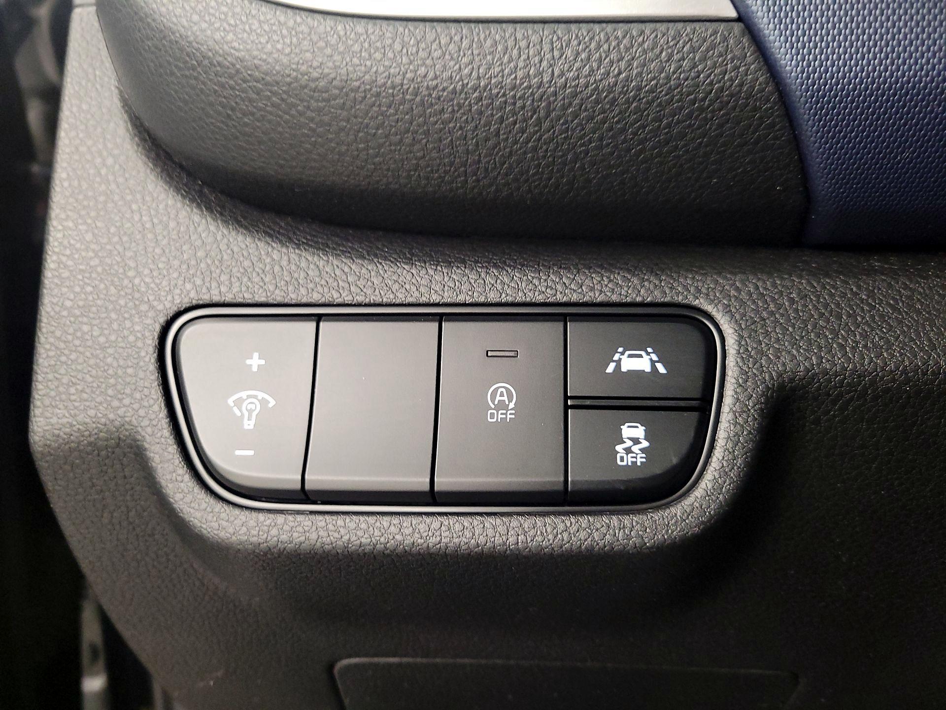 Thumbnail: 2023 Kia Seltos - 13