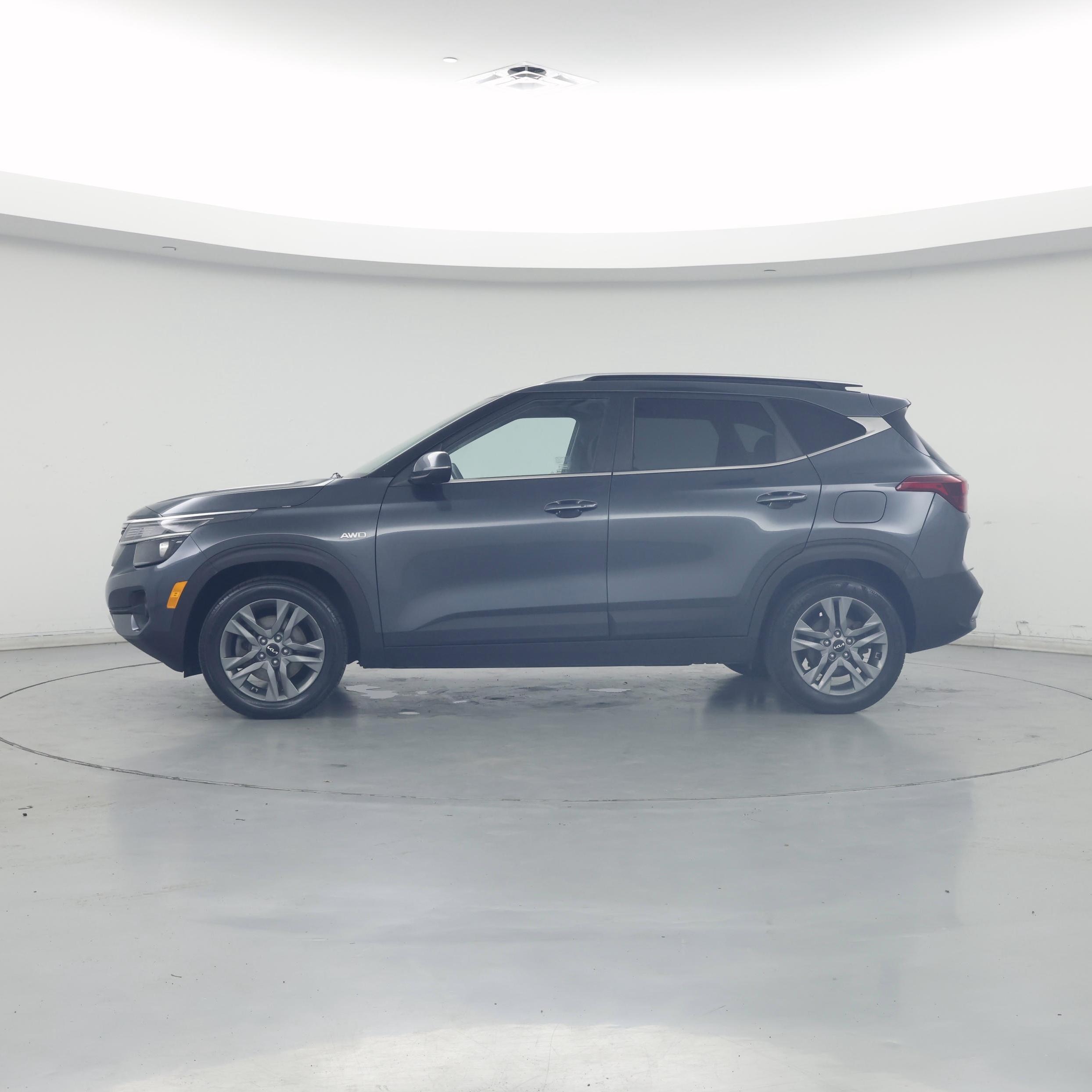 Thumbnail: 2023 Kia Seltos - 3