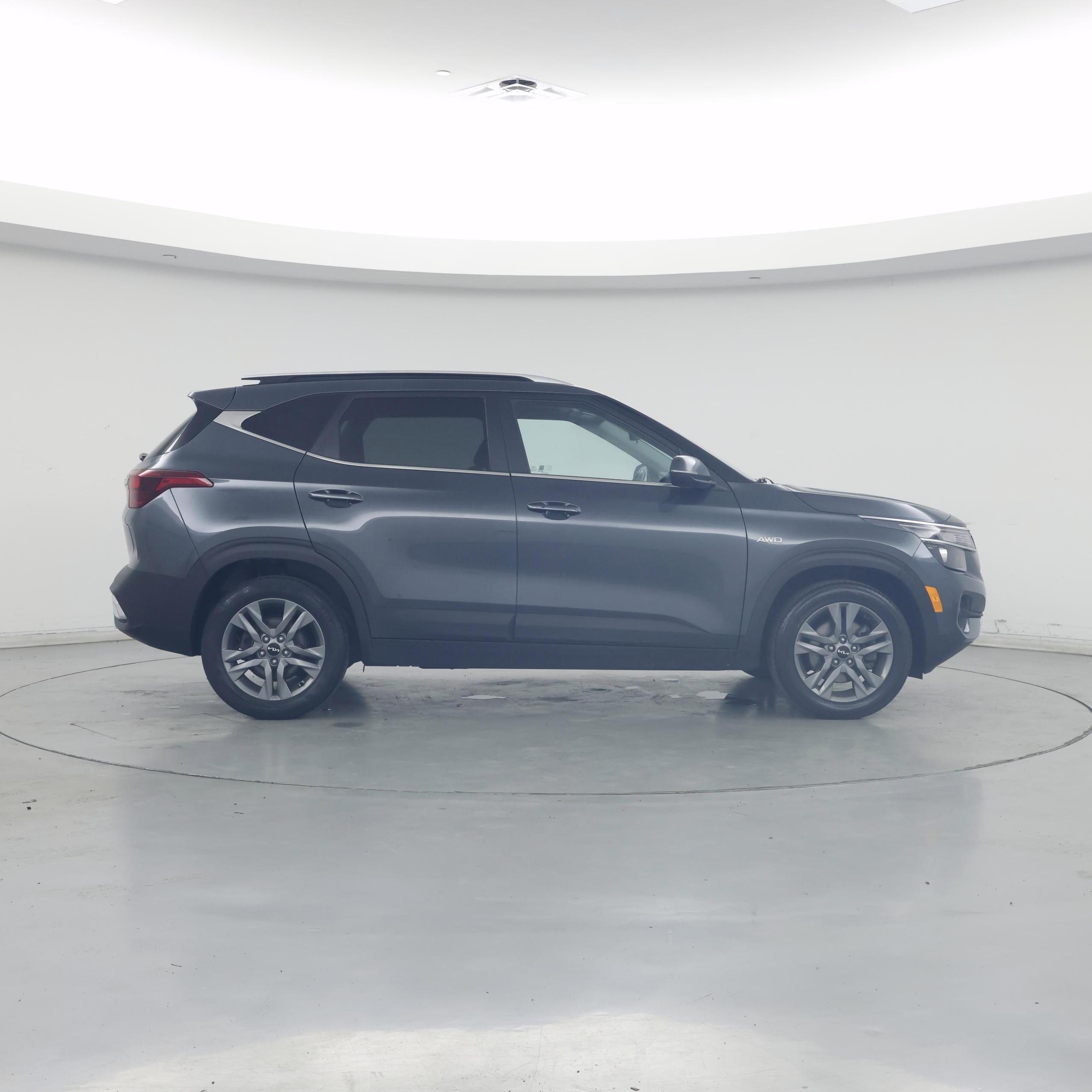 Thumbnail: 2023 Kia Seltos - 7