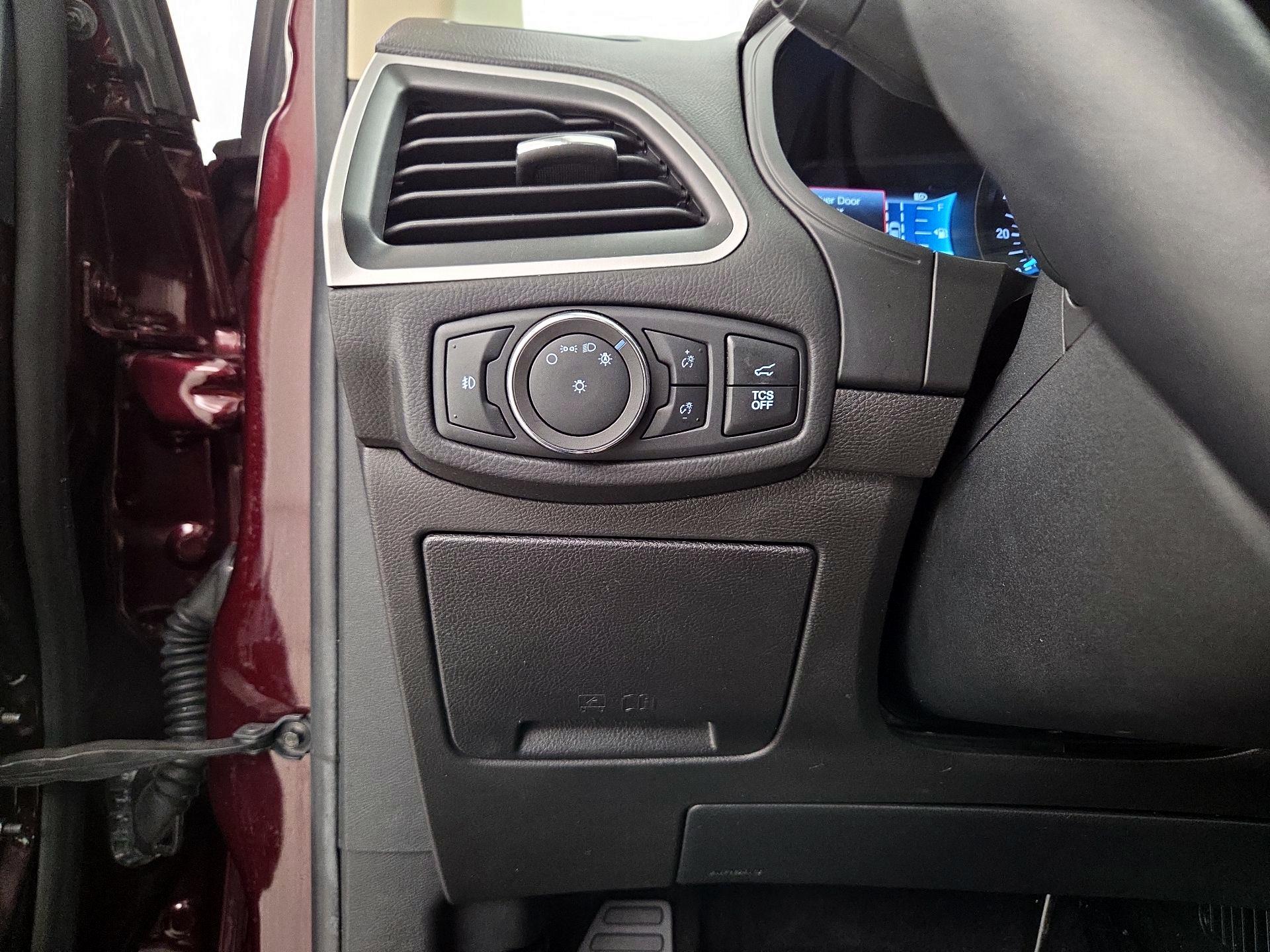 Thumbnail: 2022 Ford Edge - 13