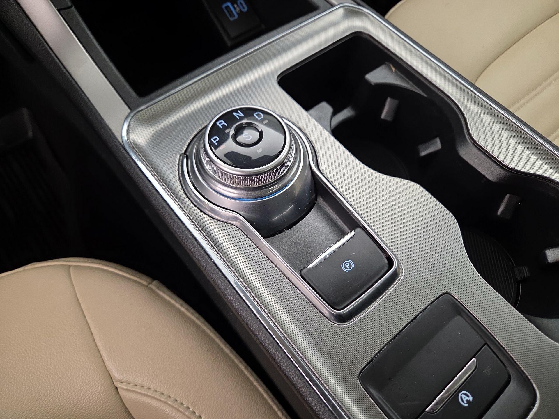 Thumbnail: 2022 Ford Edge - 17