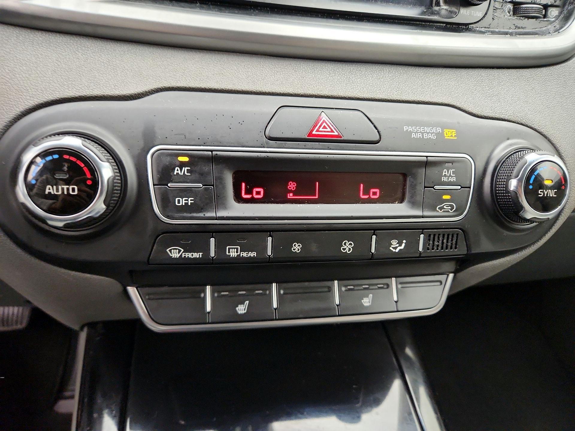 Thumbnail: 2019 Kia Sorento - 17