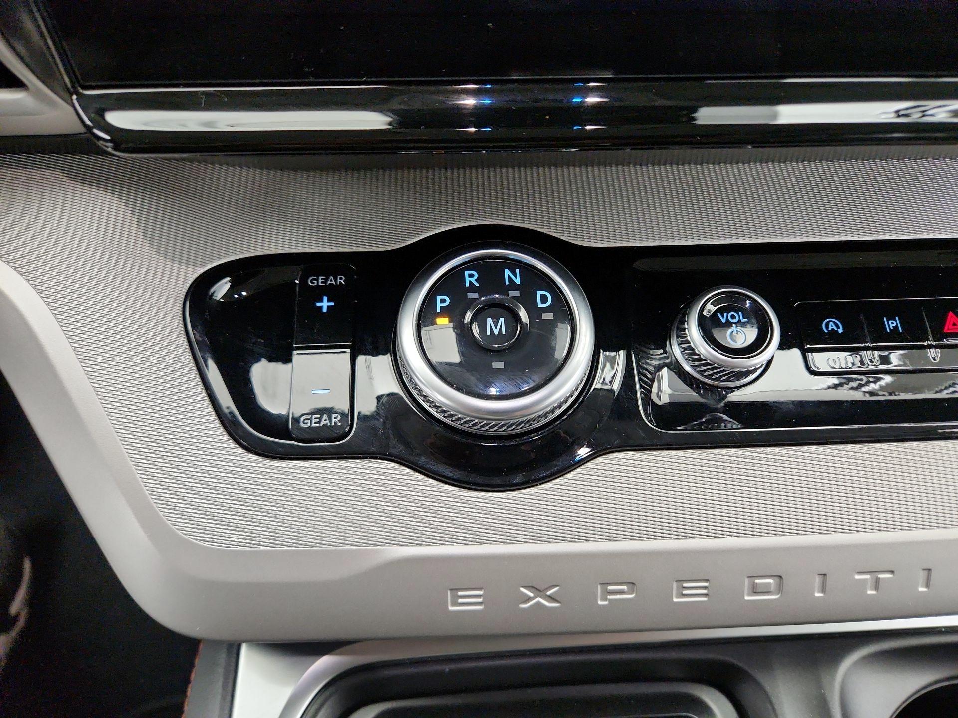 Thumbnail: 2025 Ford Expedition - 18