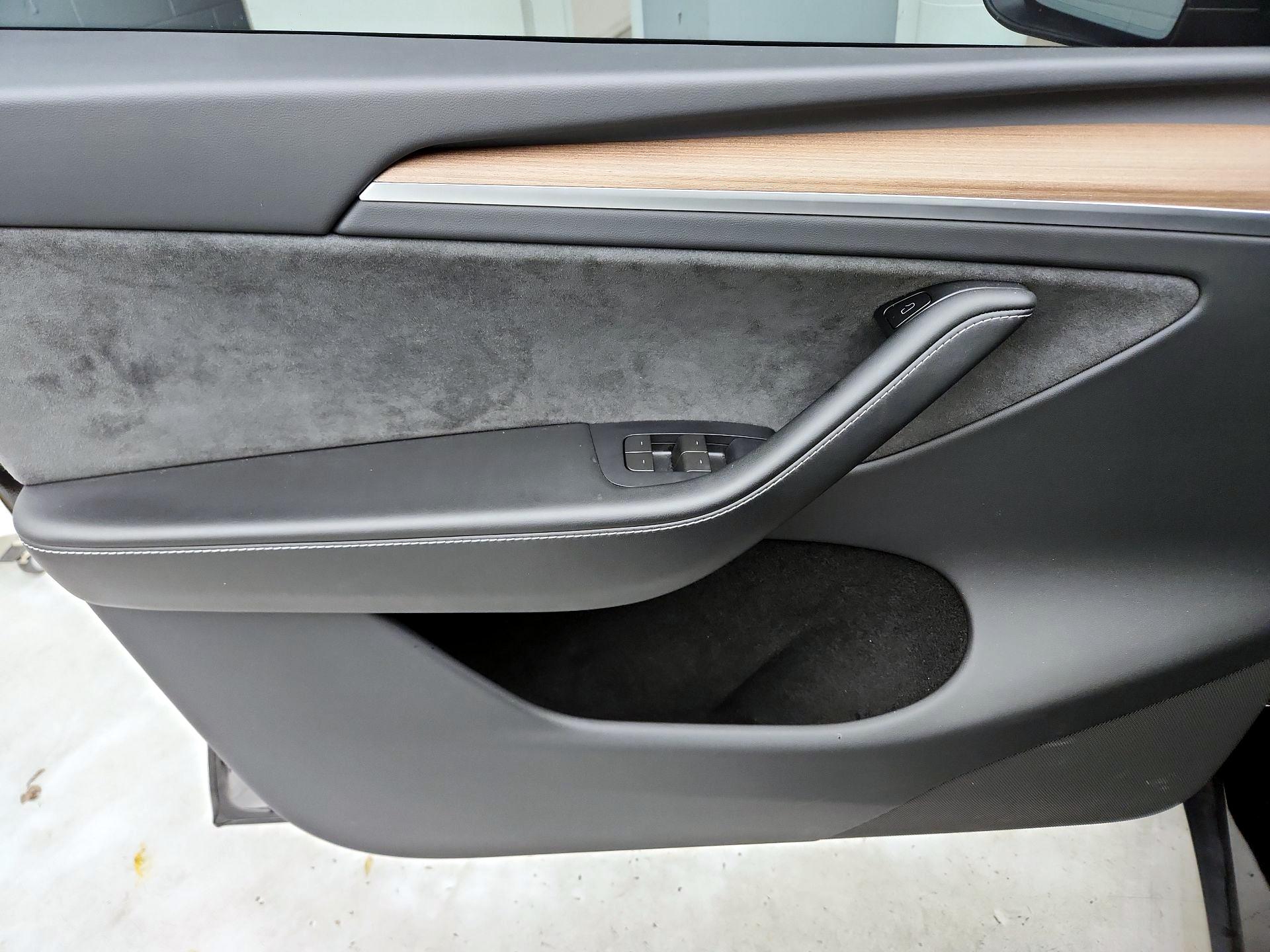 Thumbnail: 2023 Tesla Model Y - 12