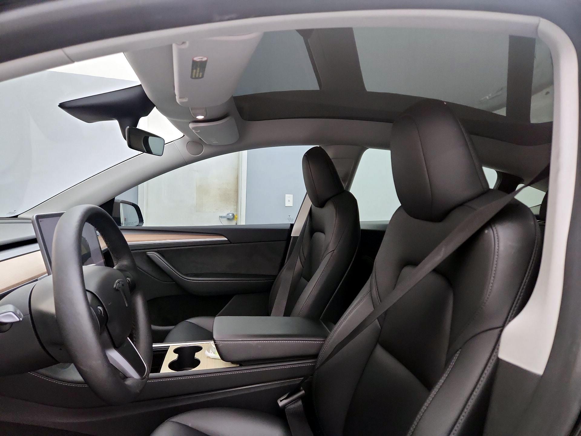 Thumbnail: 2023 Tesla Model Y - 18