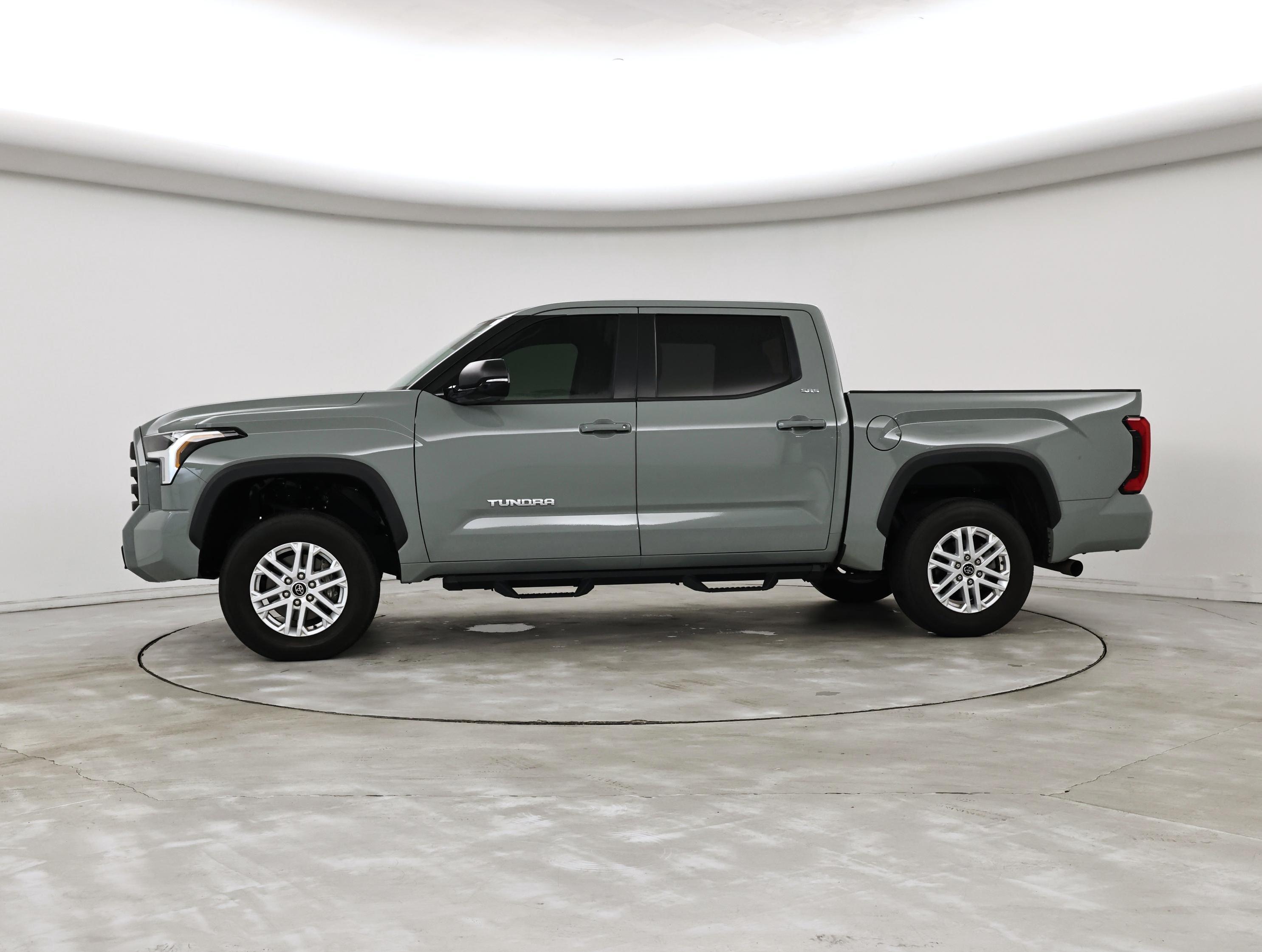 Thumbnail: 2024 Toyota Tundra - 3
