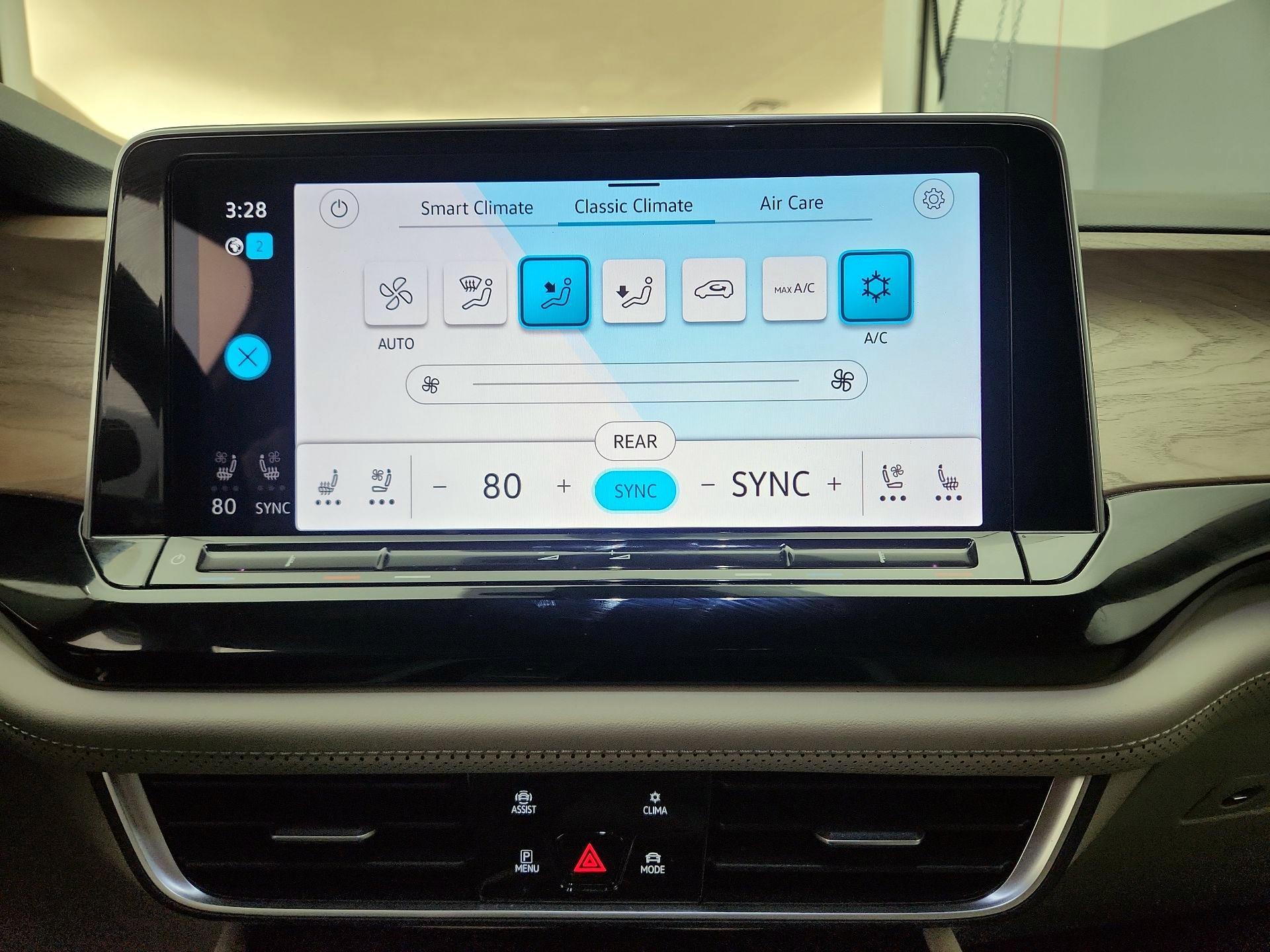 Thumbnail: 2024 Volkswagen Atlas - 16