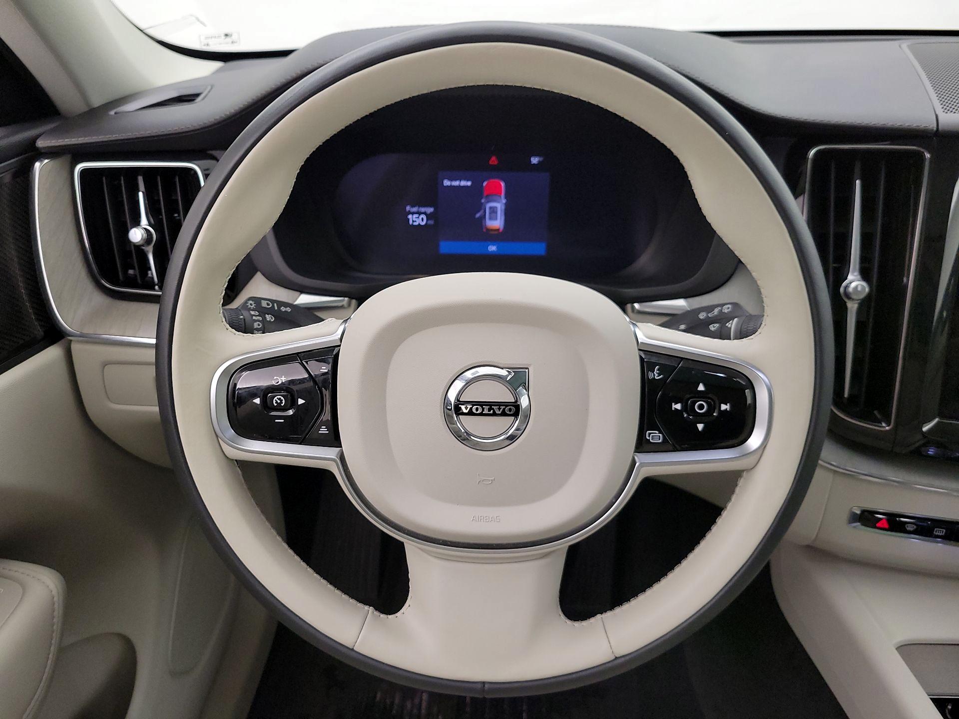 Thumbnail: 2023 Volvo XC60 - 10