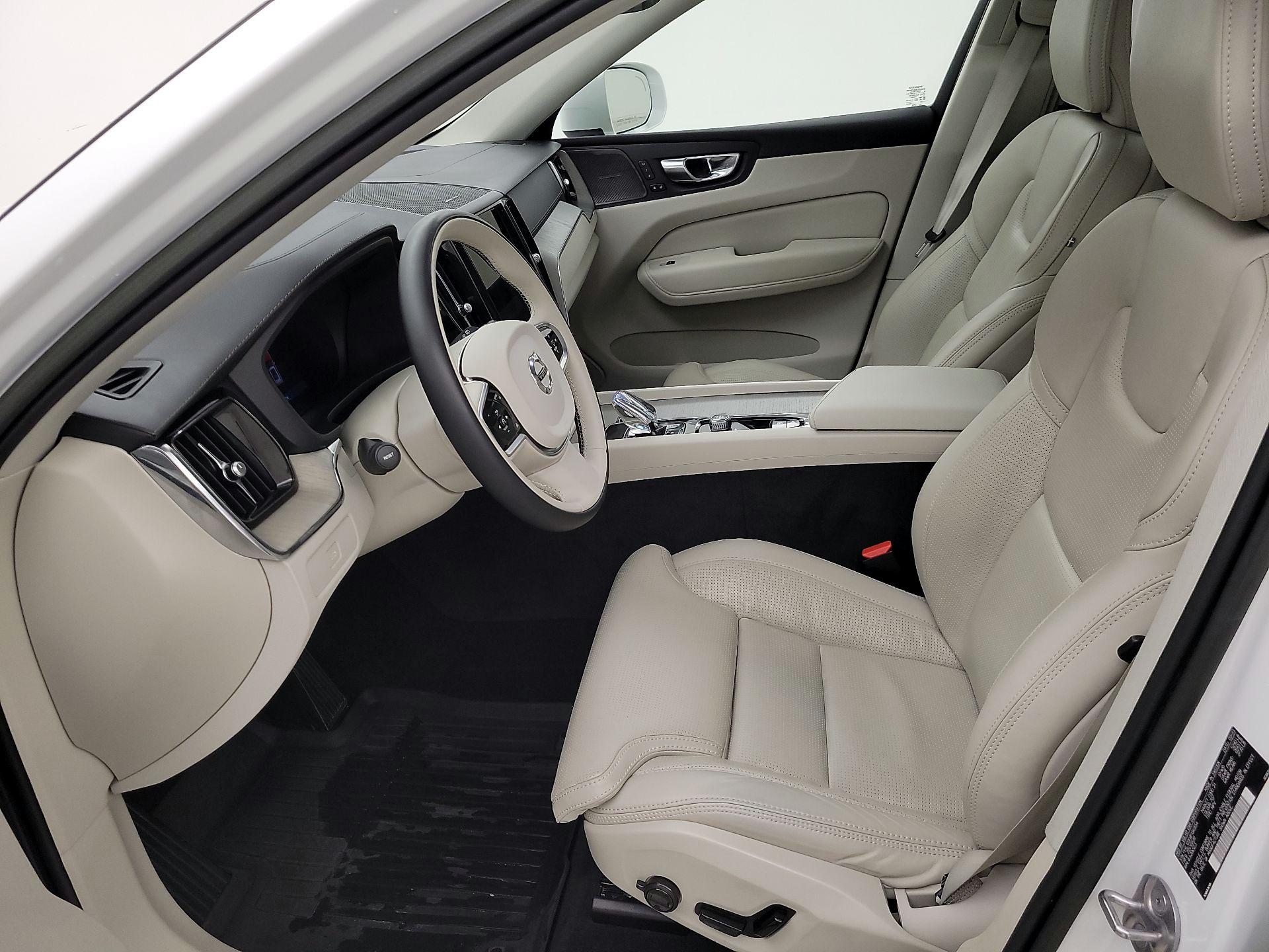 Thumbnail: 2023 Volvo XC60 - 11