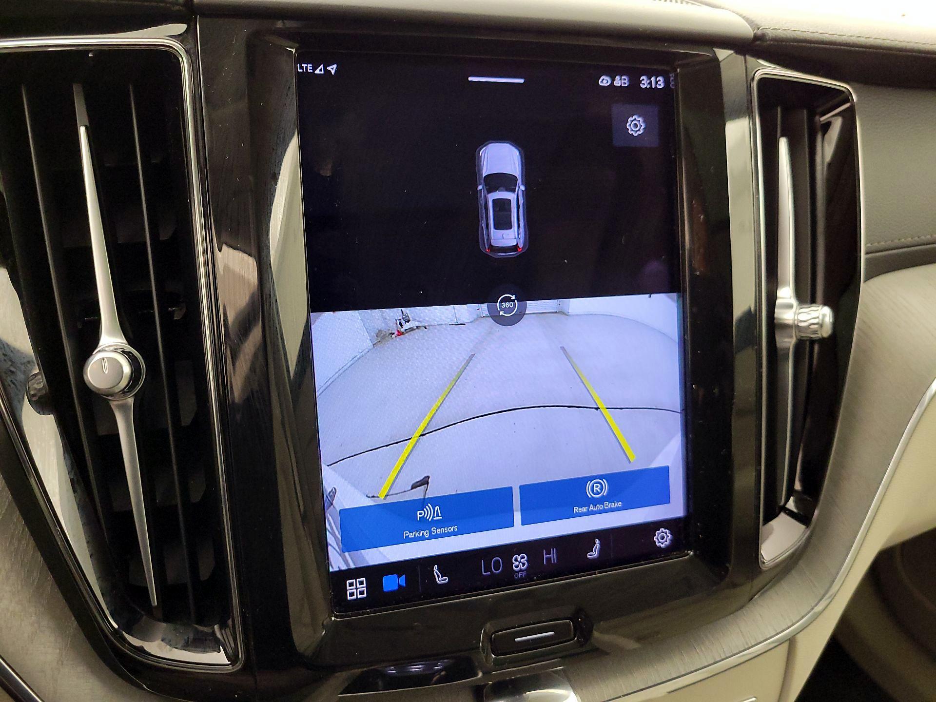 Thumbnail: 2023 Volvo XC60 - 15