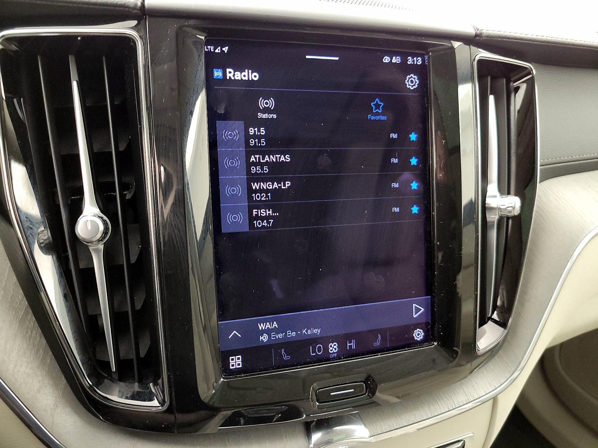 Thumbnail: 2023 Volvo XC60 - 16