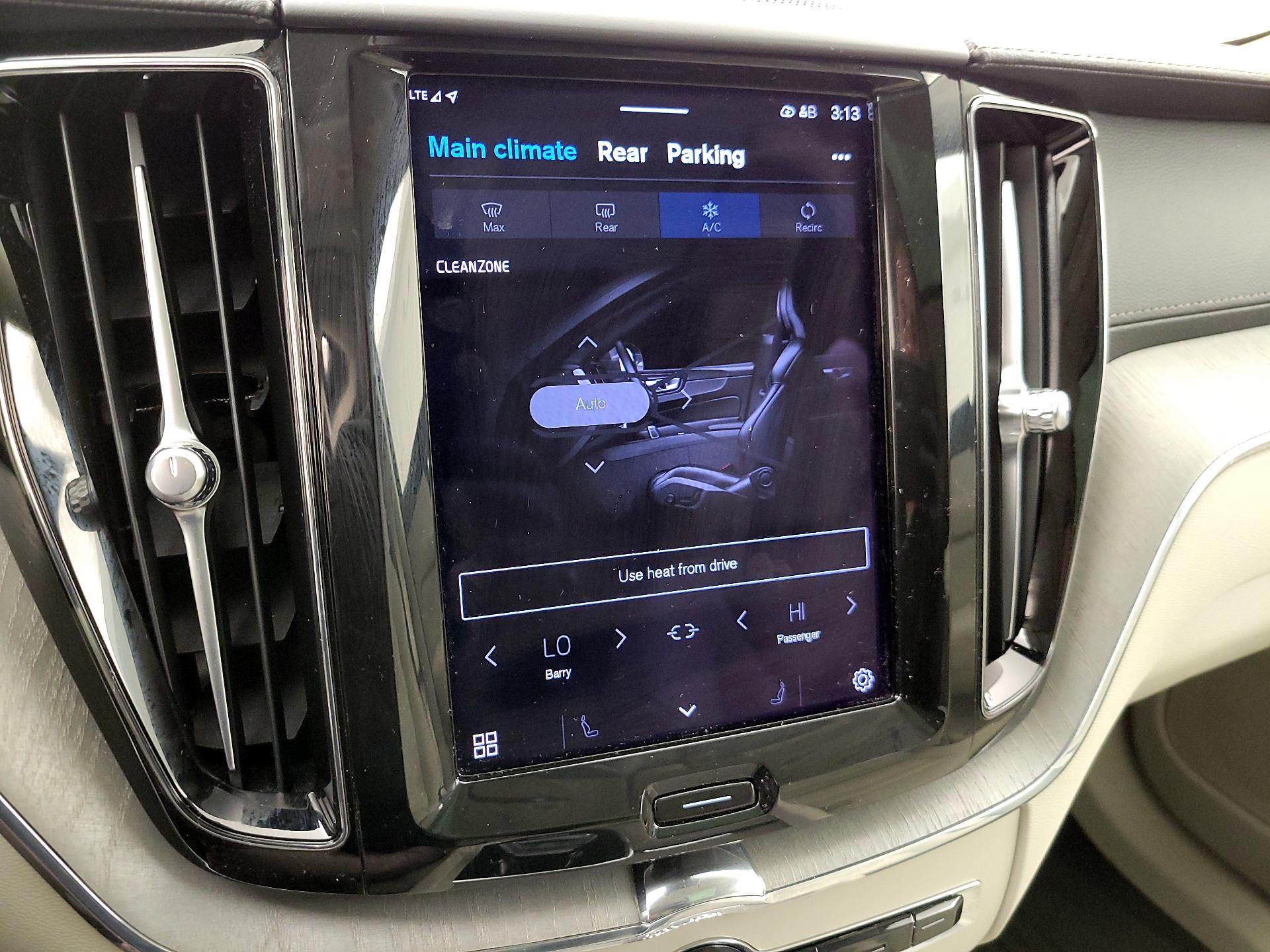 Thumbnail: 2023 Volvo XC60 - 17