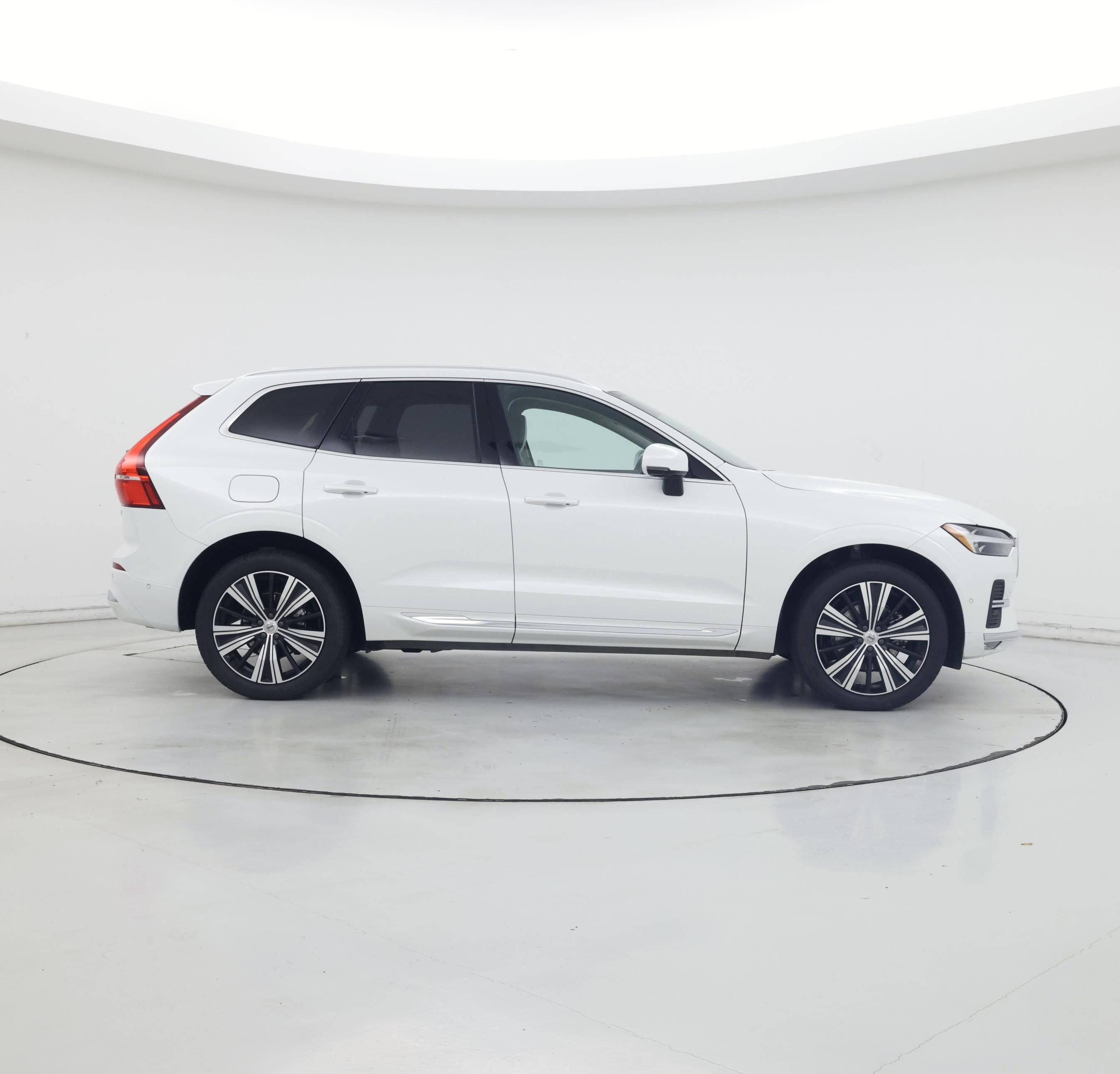 Thumbnail: 2023 Volvo XC60 - 7
