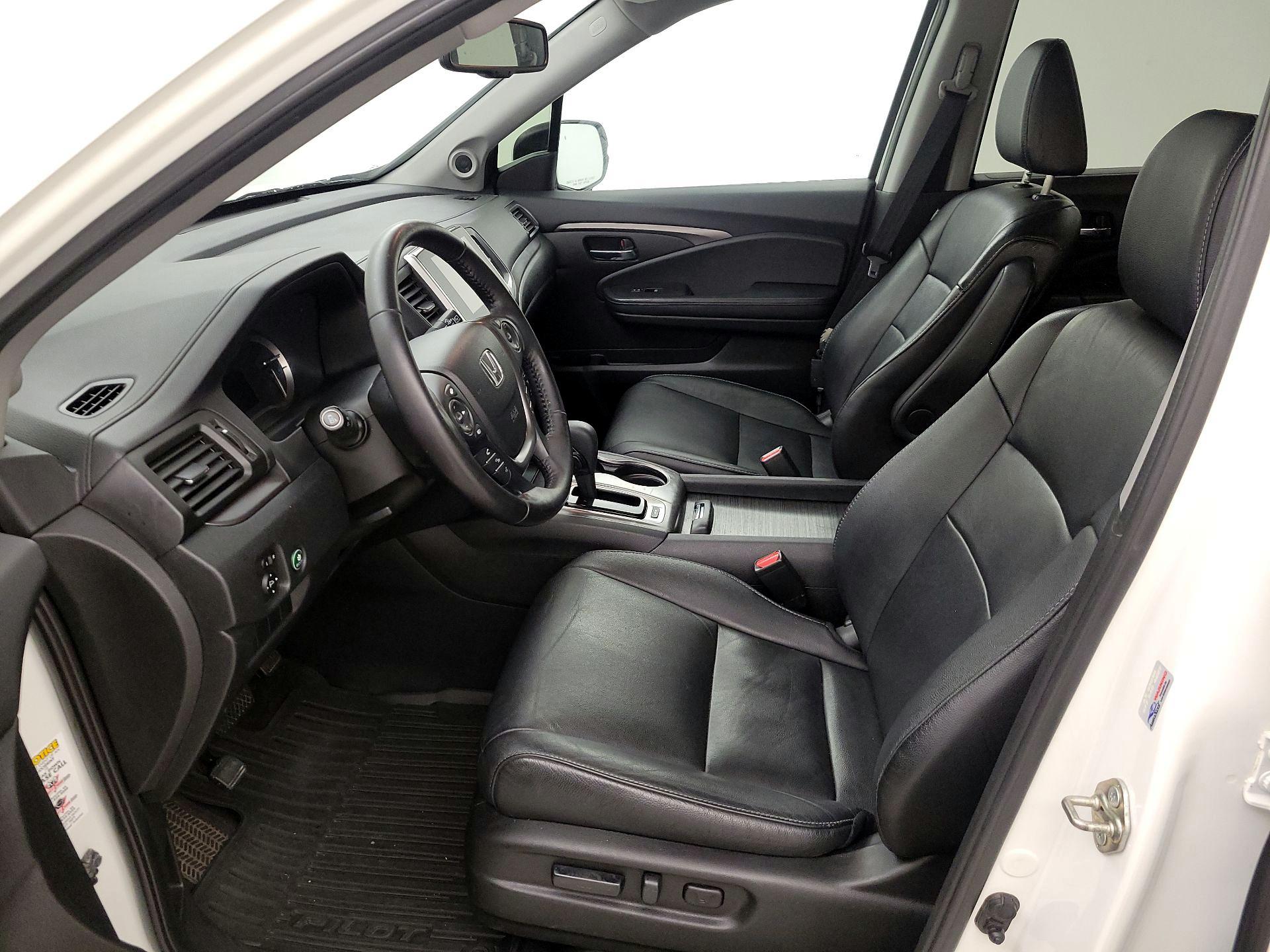 Thumbnail: 2018 Honda Pilot - 11