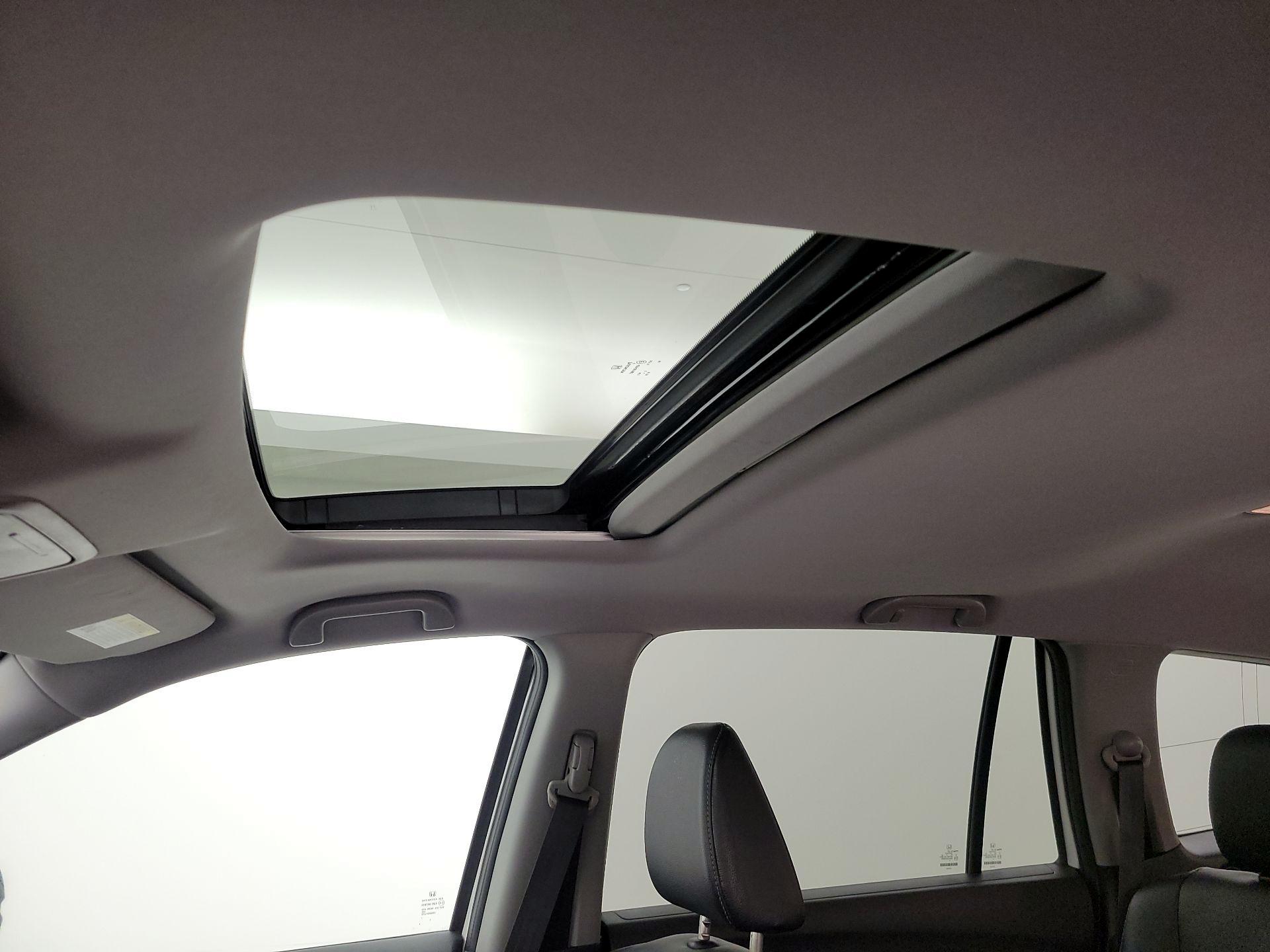 Thumbnail: 2018 Honda Pilot - 19