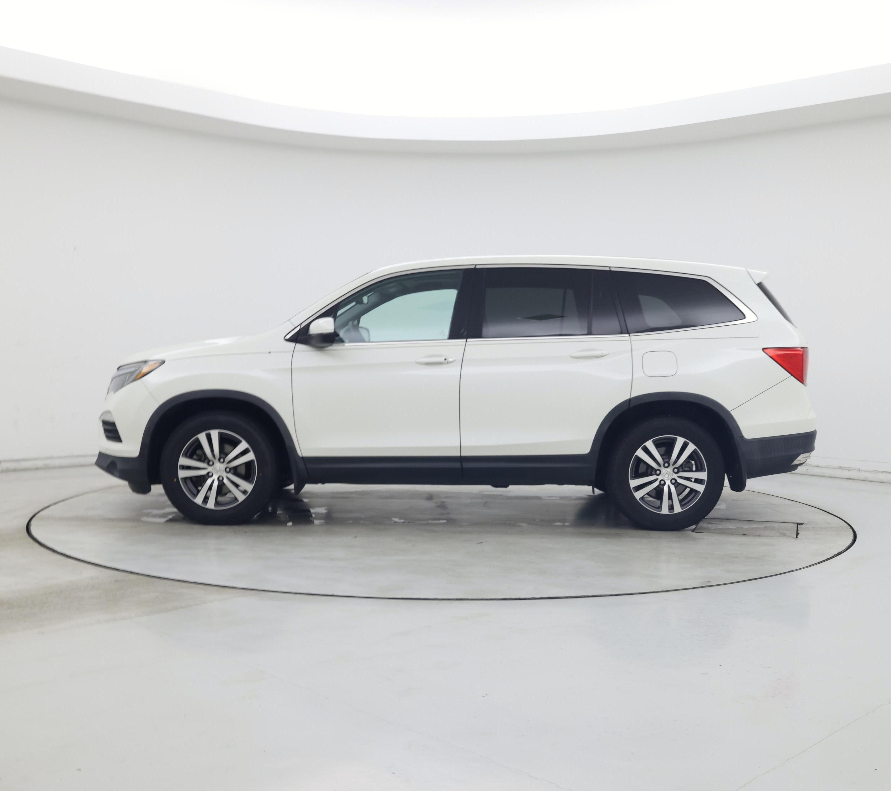 Thumbnail: 2018 Honda Pilot - 3