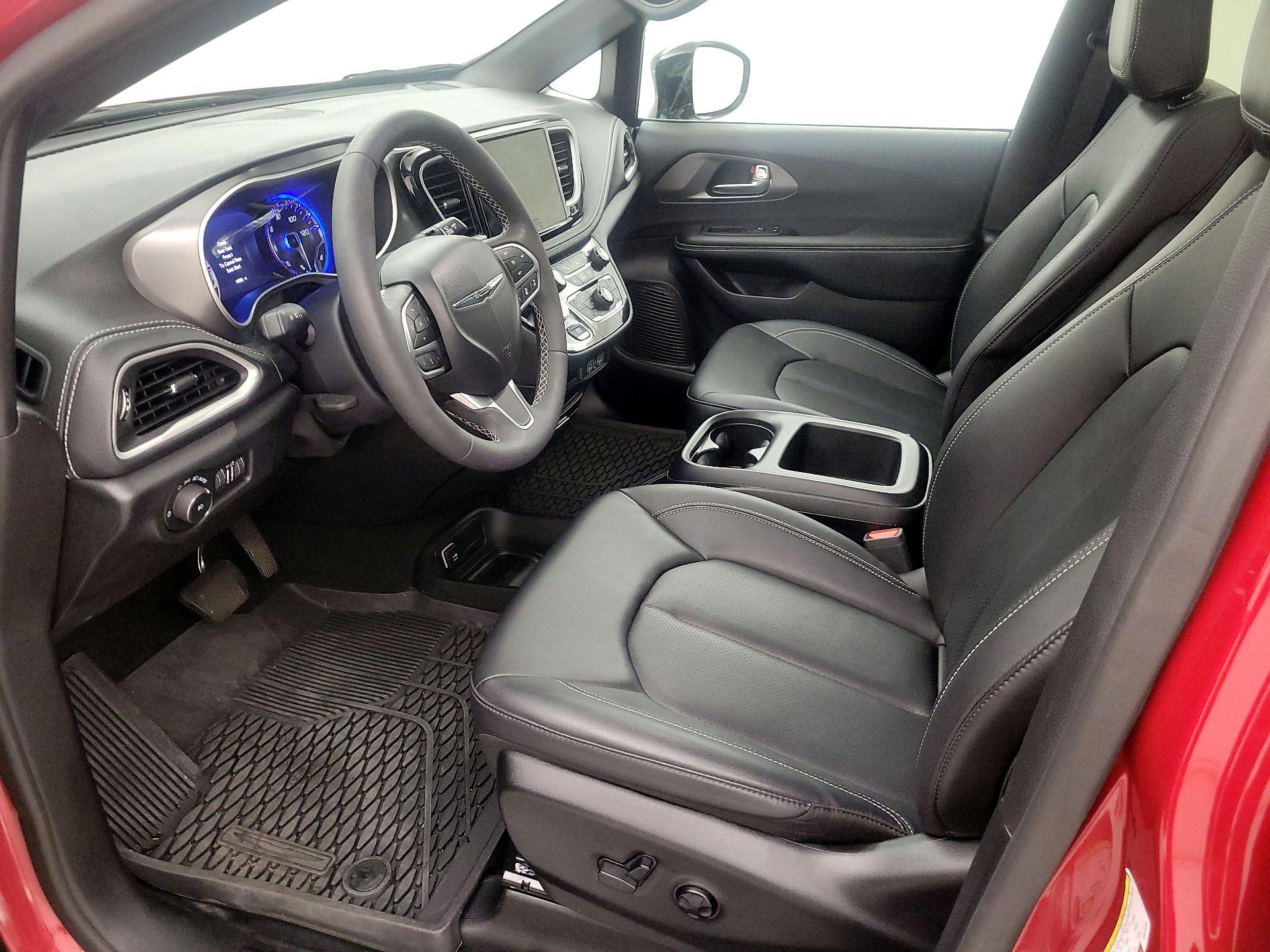 Thumbnail: 2025 Chrysler Pacifica - 11