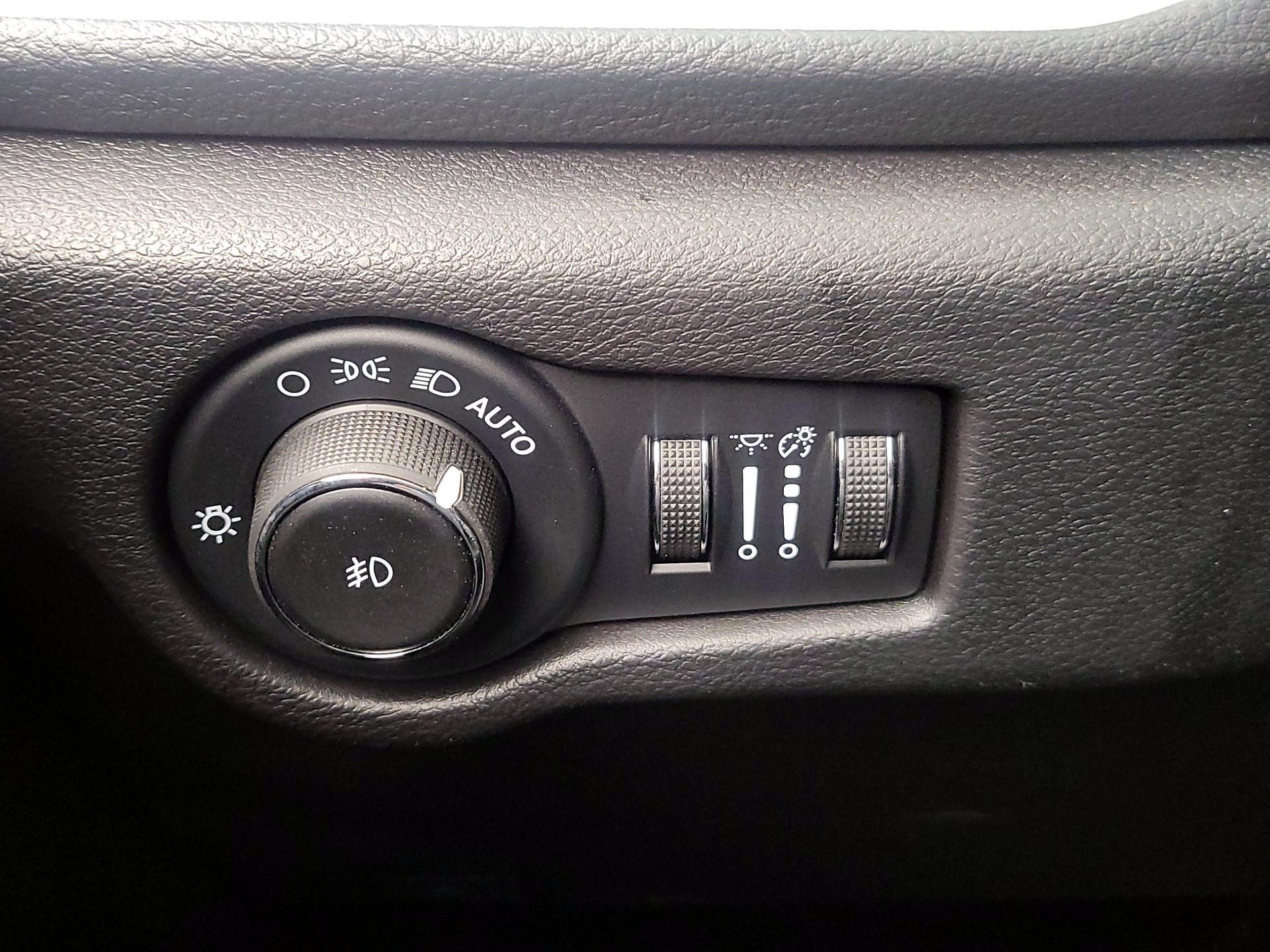 Thumbnail: 2025 Chrysler Pacifica - 13