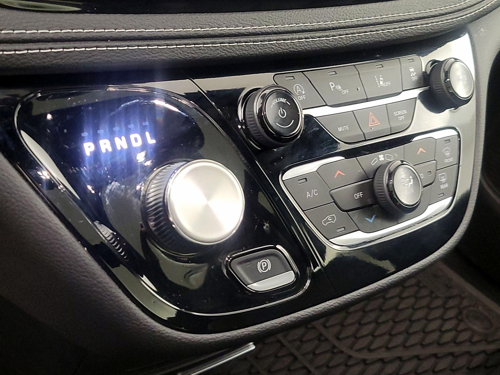 Thumbnail: 2025 Chrysler Pacifica - 17