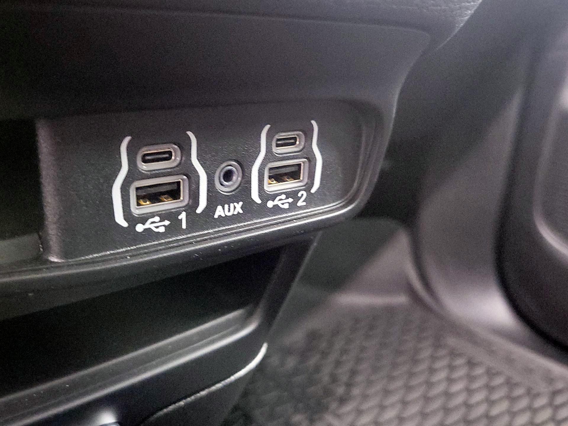 Thumbnail: 2025 Chrysler Pacifica - 18