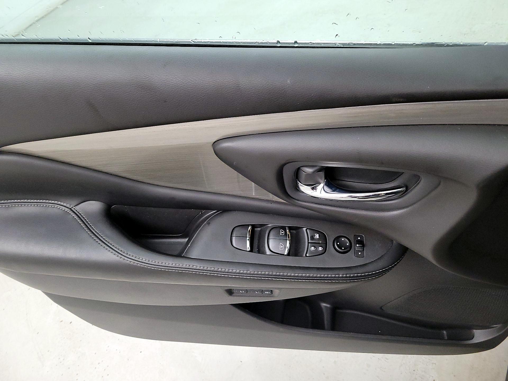 Thumbnail: 2016 Nissan Murano - 12