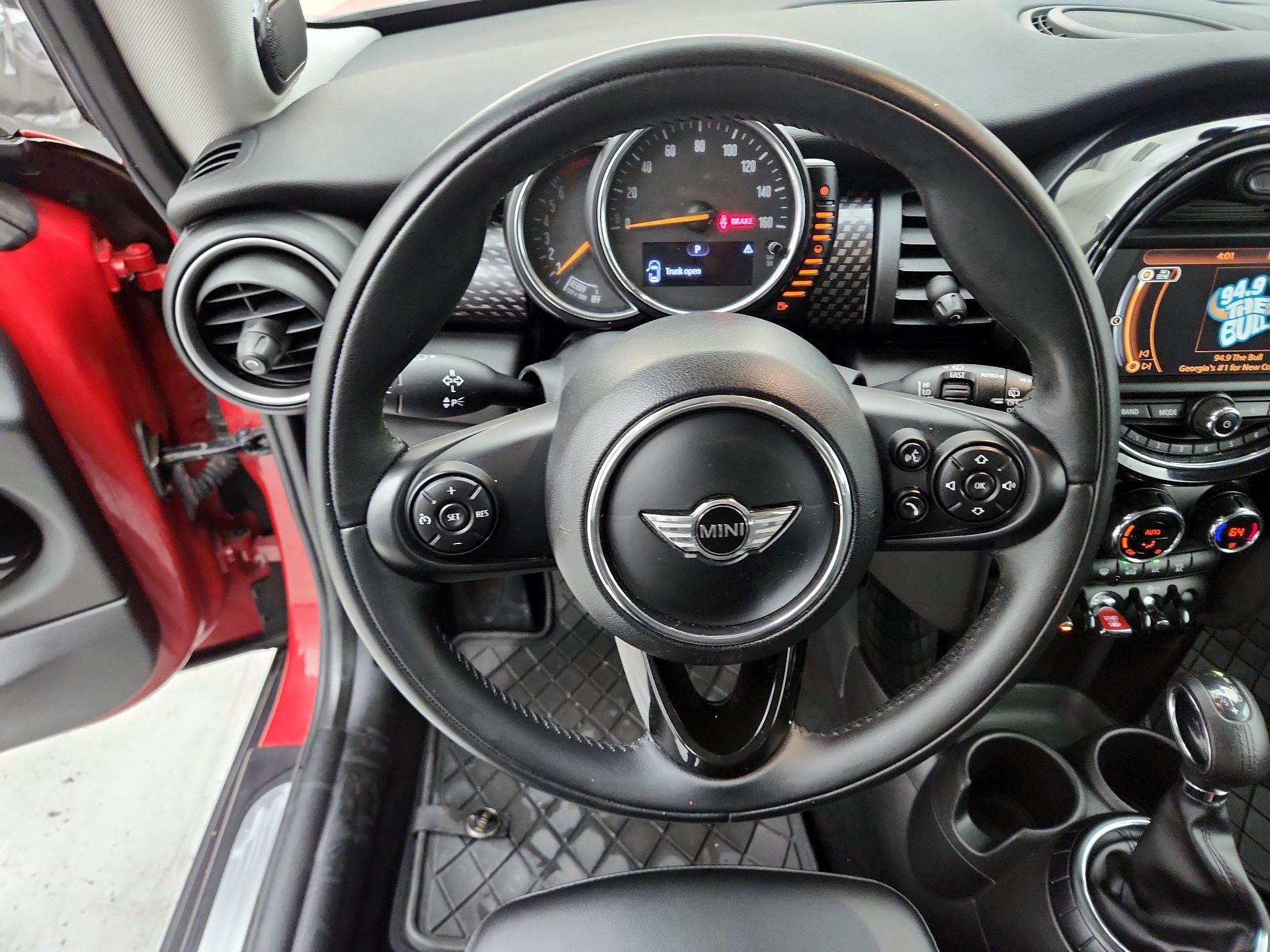Thumbnail: 2015 MINI Cooper Hardtop - 10