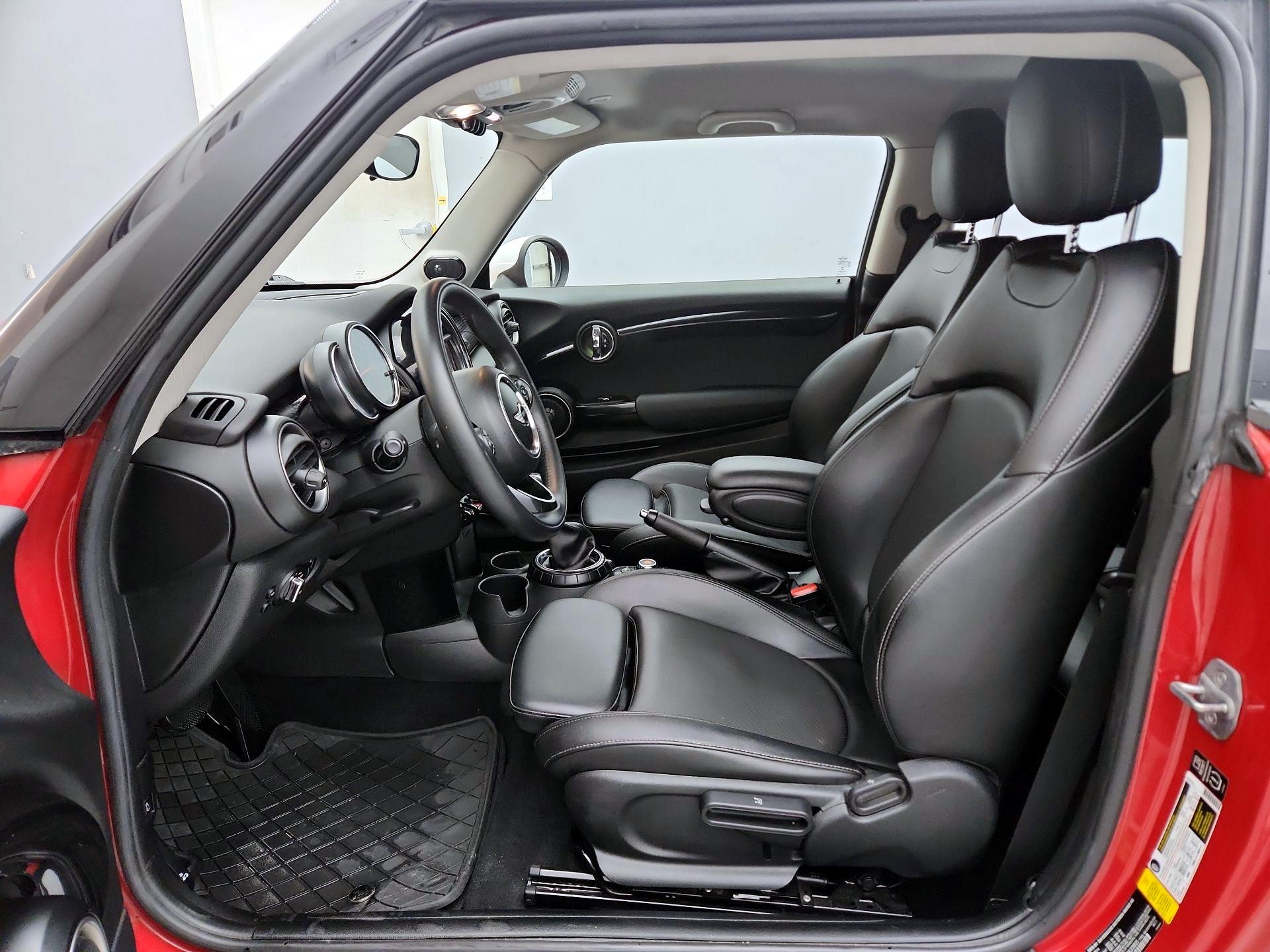 Thumbnail: 2015 MINI Cooper Hardtop - 11