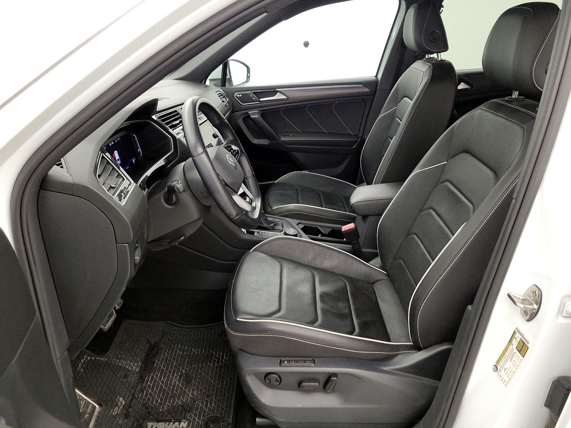 Thumbnail: 2022 Volkswagen Tiguan - 11