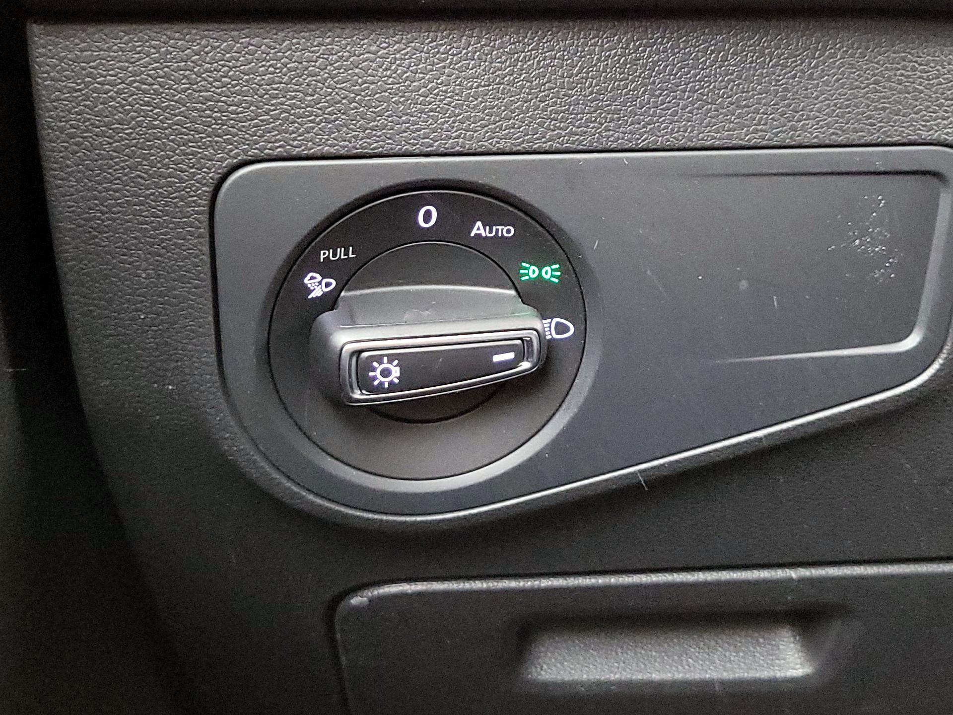 Thumbnail: 2022 Volkswagen Tiguan - 13