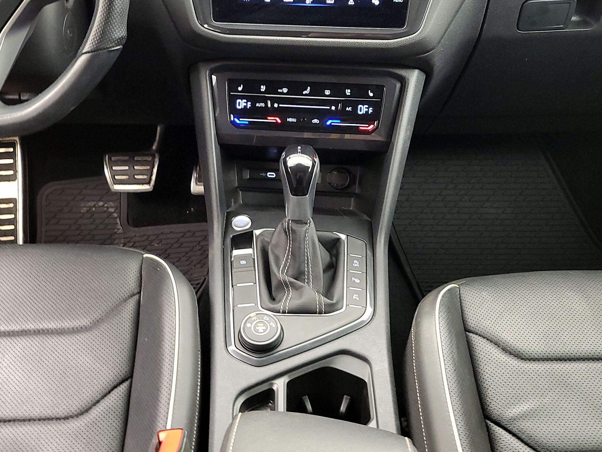 Thumbnail: 2022 Volkswagen Tiguan - 18