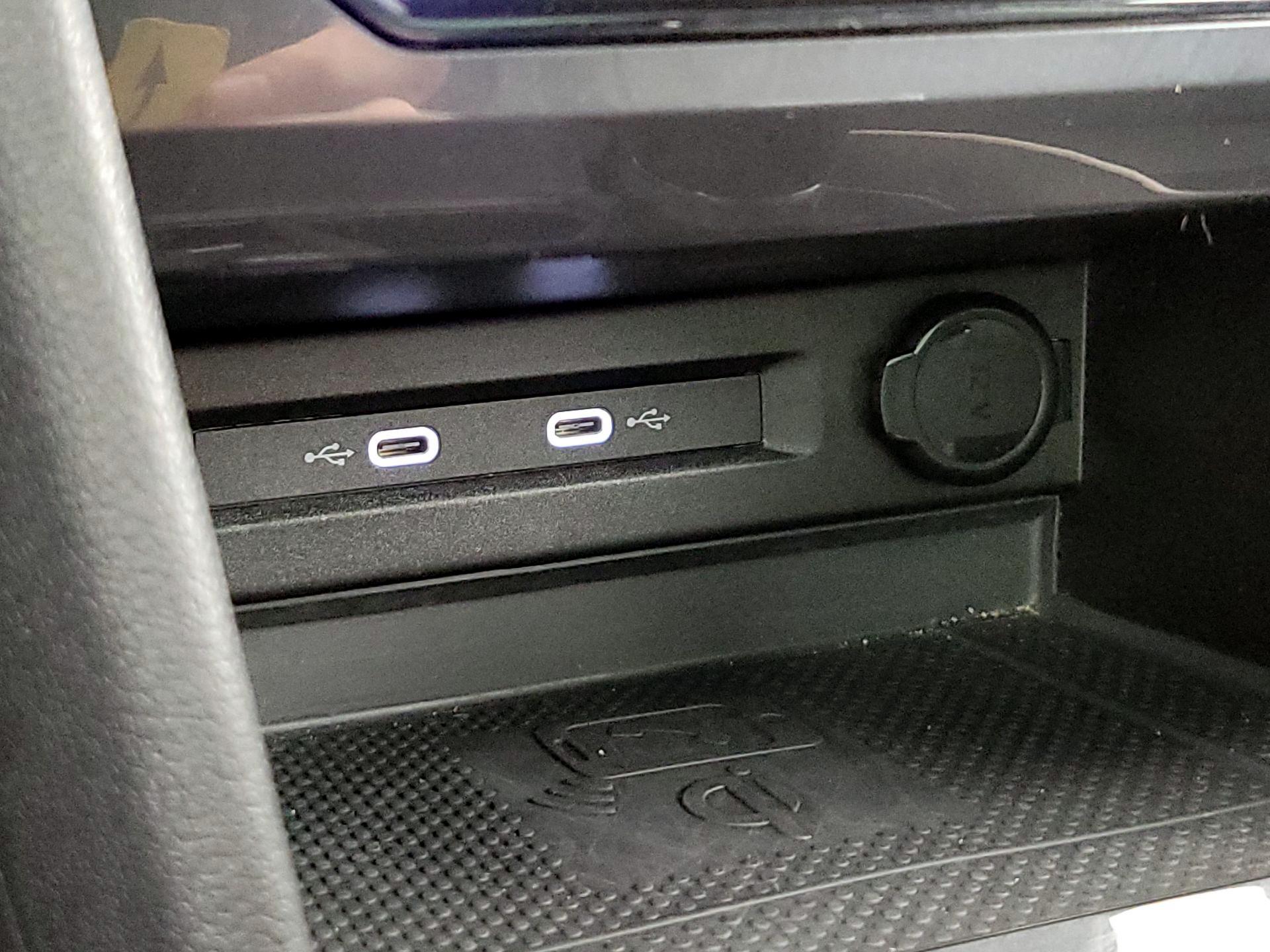 Thumbnail: 2022 Volkswagen Tiguan - 19