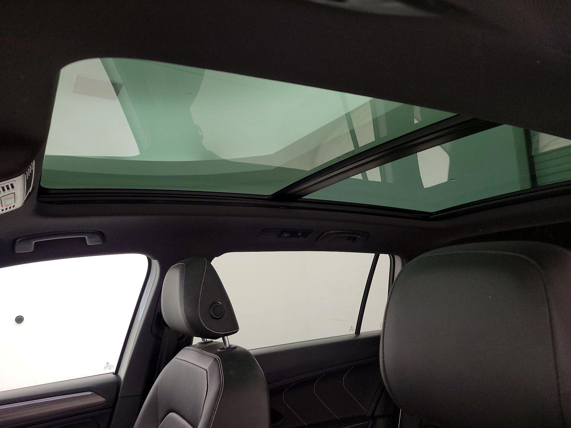 Thumbnail: 2022 Volkswagen Tiguan - 20