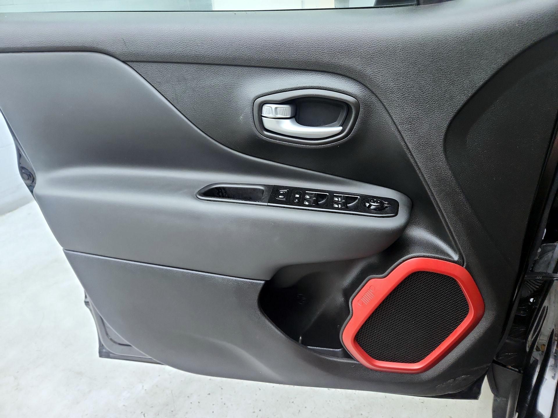 Thumbnail: 2023 Jeep Renegade - 12