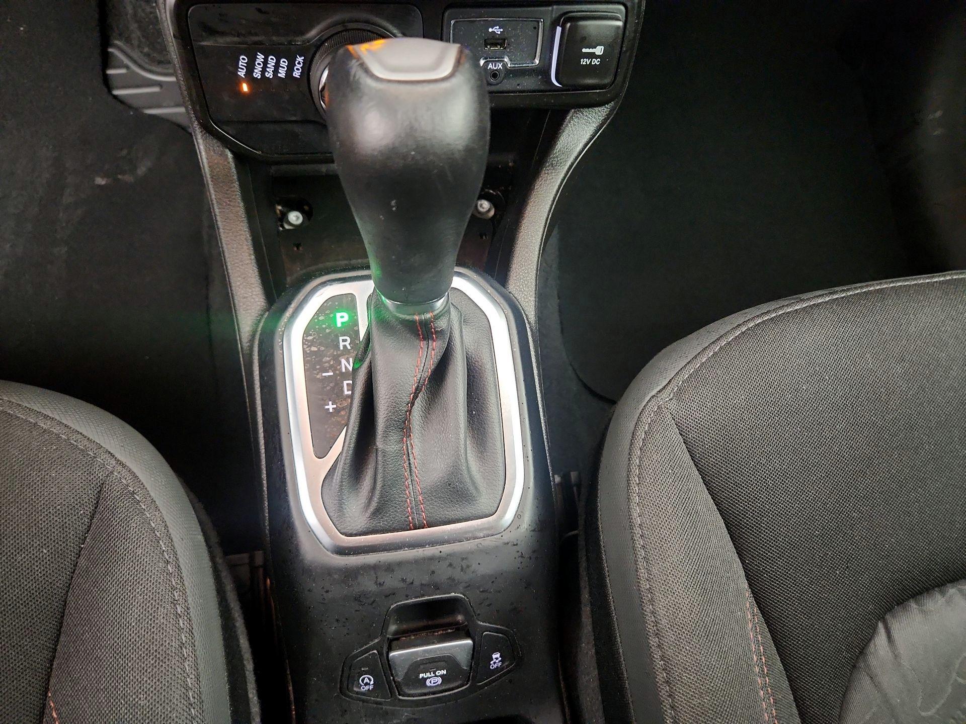 Thumbnail: 2023 Jeep Renegade - 18