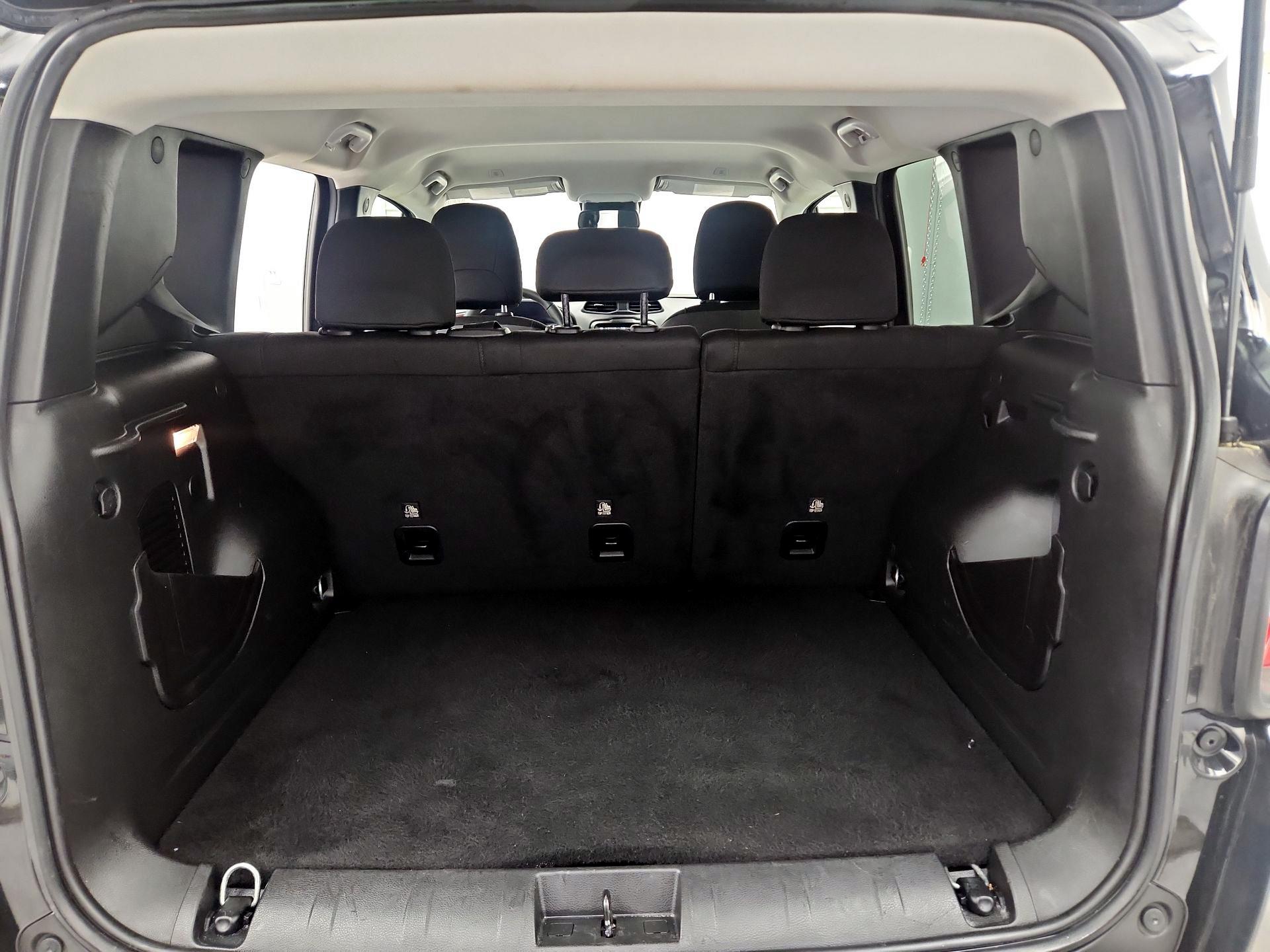 Thumbnail: 2023 Jeep Renegade - 20