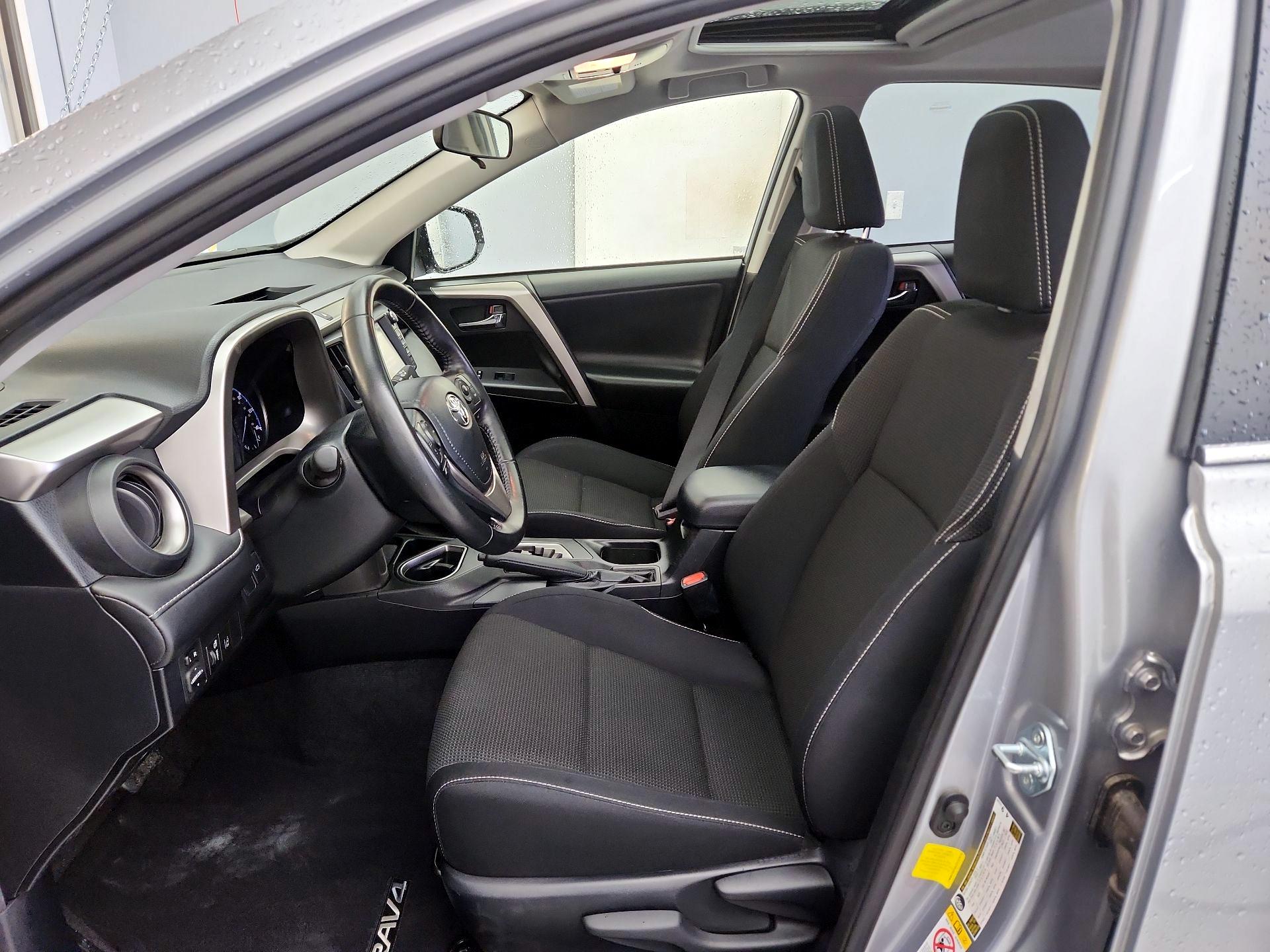 Thumbnail: 2018 Toyota RAV4 - 11