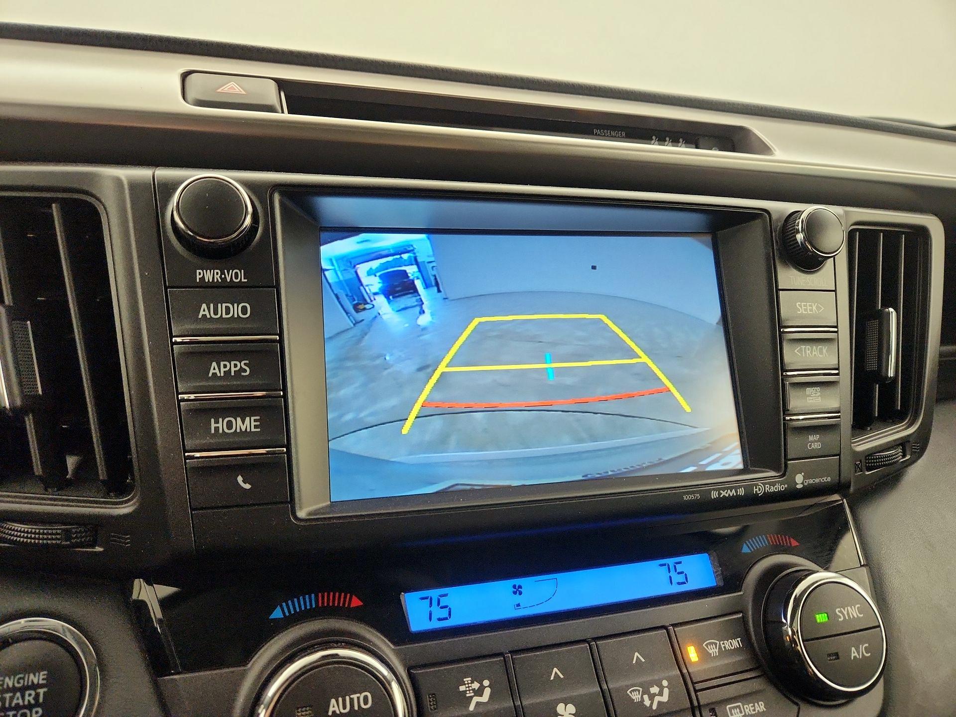 Thumbnail: 2018 Toyota RAV4 - 14