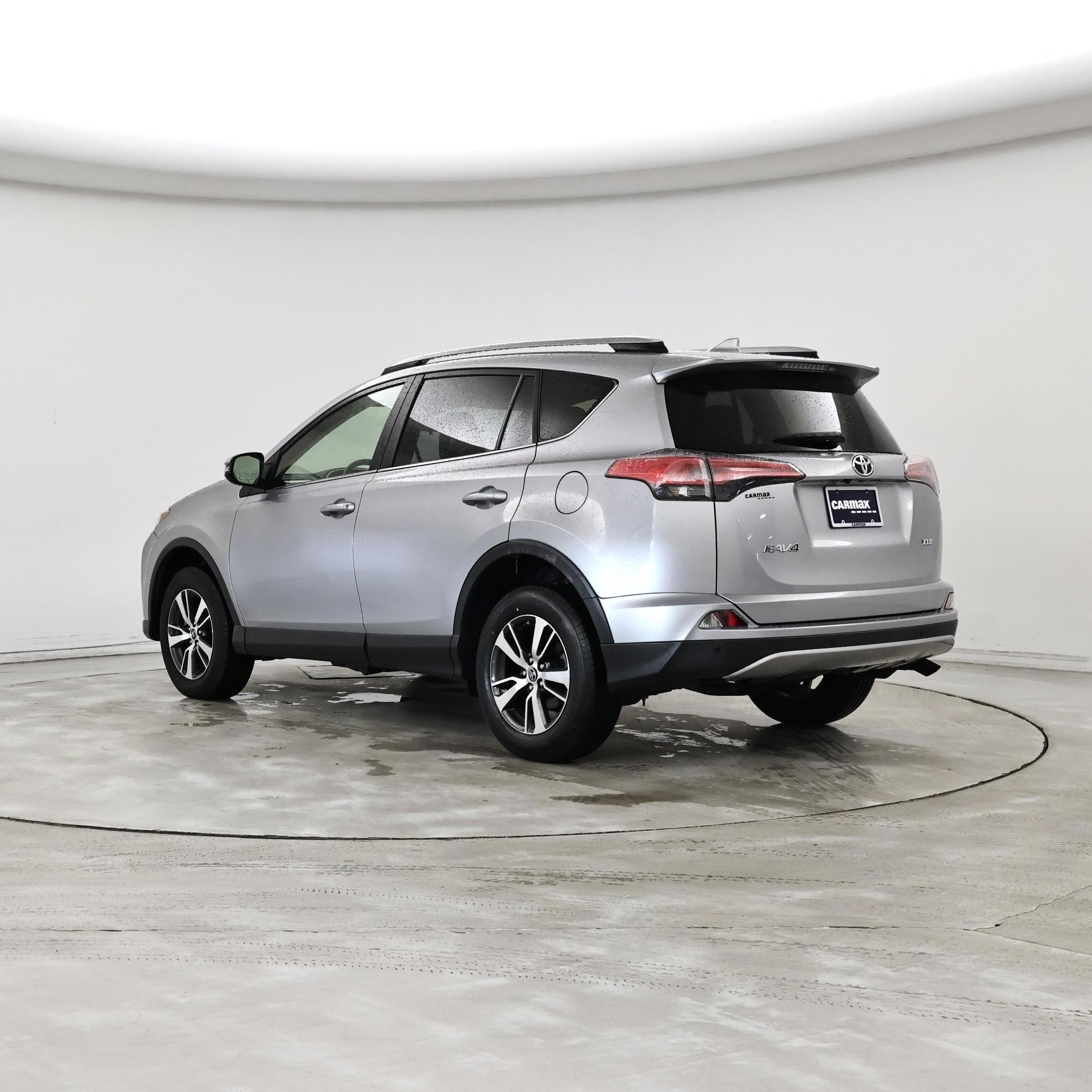 Thumbnail: 2018 Toyota RAV4 - 2