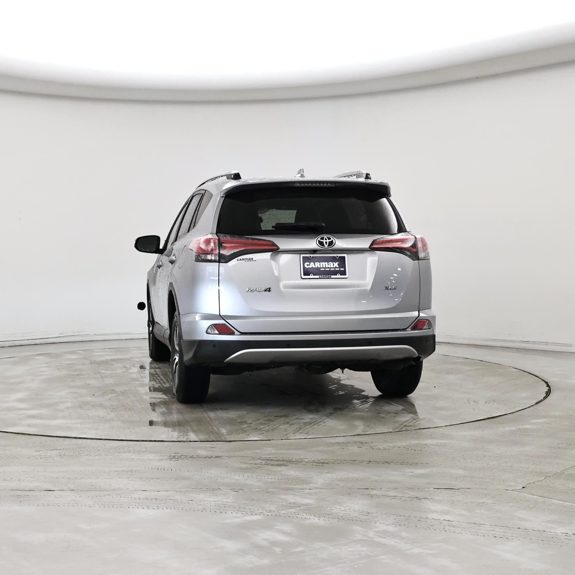 Thumbnail: 2018 Toyota RAV4 - 6