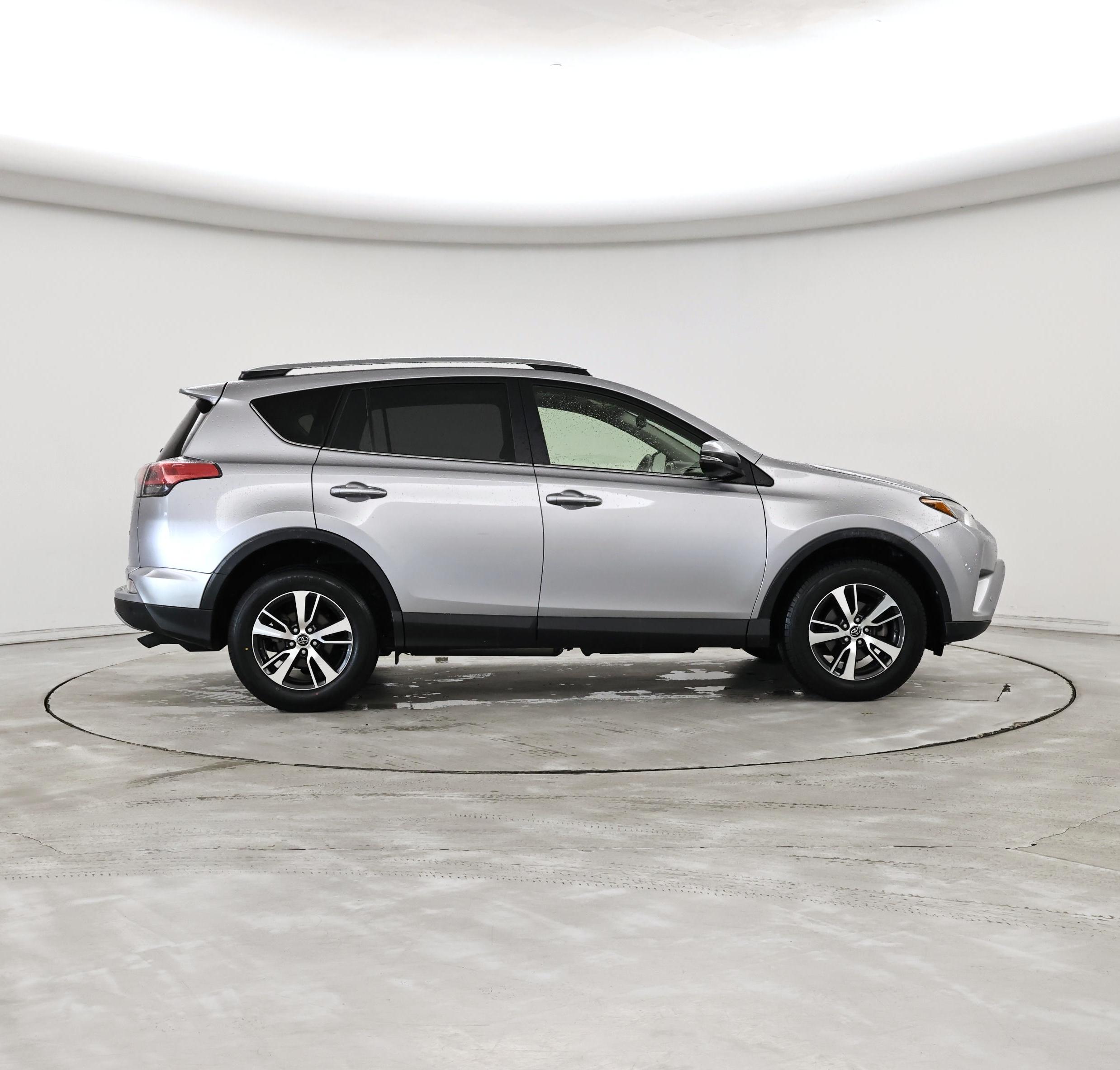 Thumbnail: 2018 Toyota RAV4 - 7