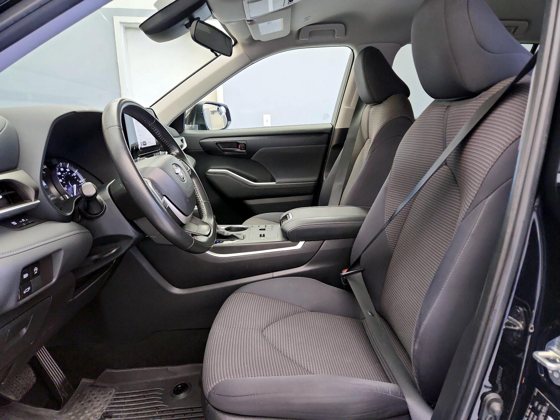 Thumbnail: 2024 Toyota Highlander - 11