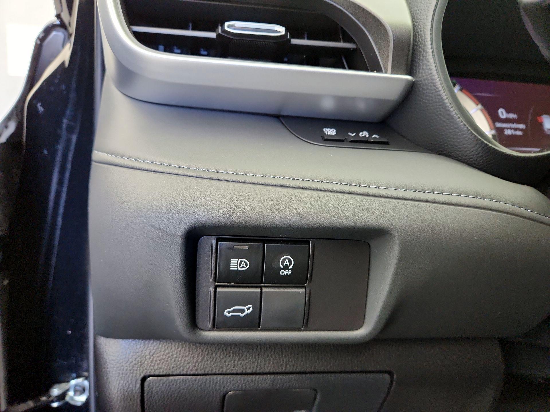 Thumbnail: 2024 Toyota Highlander - 13