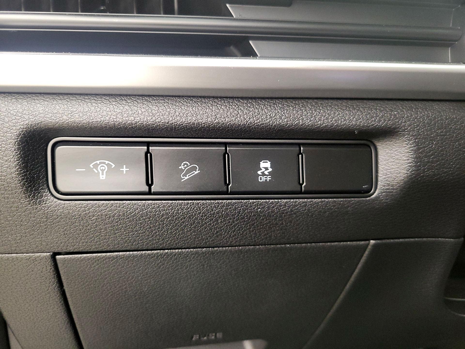 Thumbnail: 2023 Kia Telluride - 13