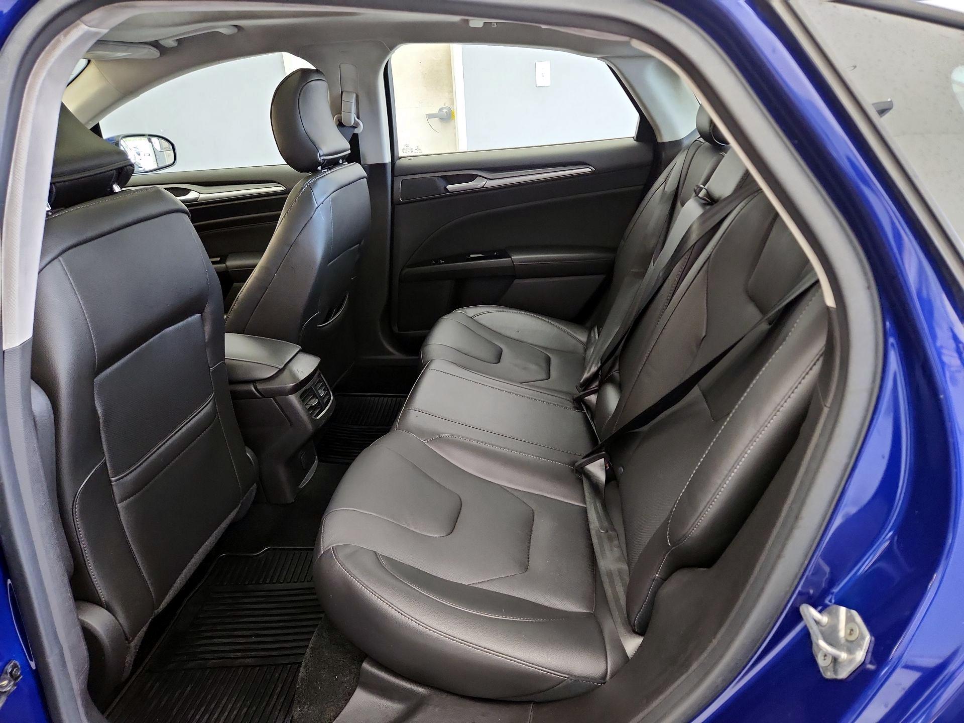 Thumbnail: 2016 Ford Fusion - 19