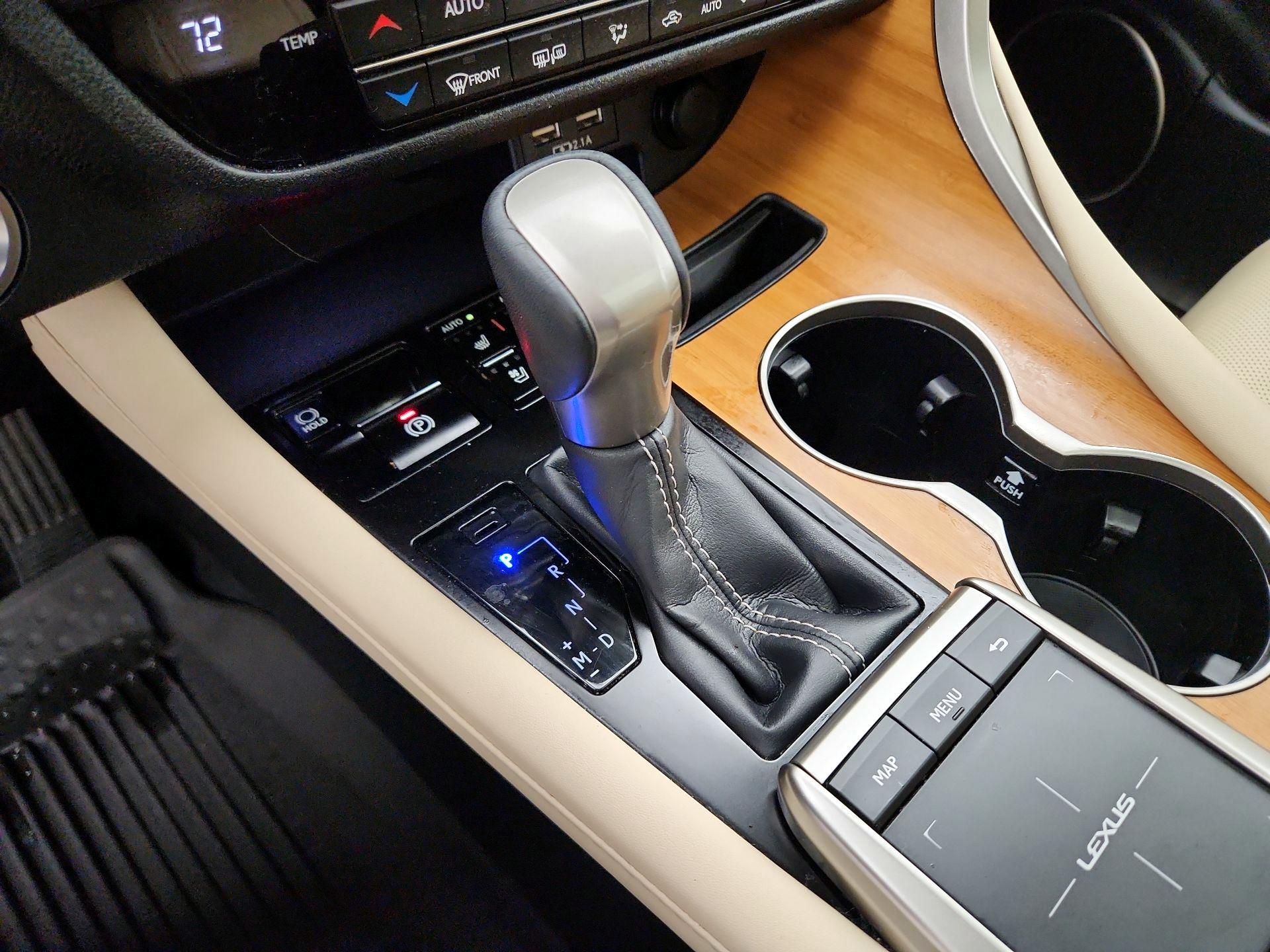 Thumbnail: 2022 Lexus RX - 18